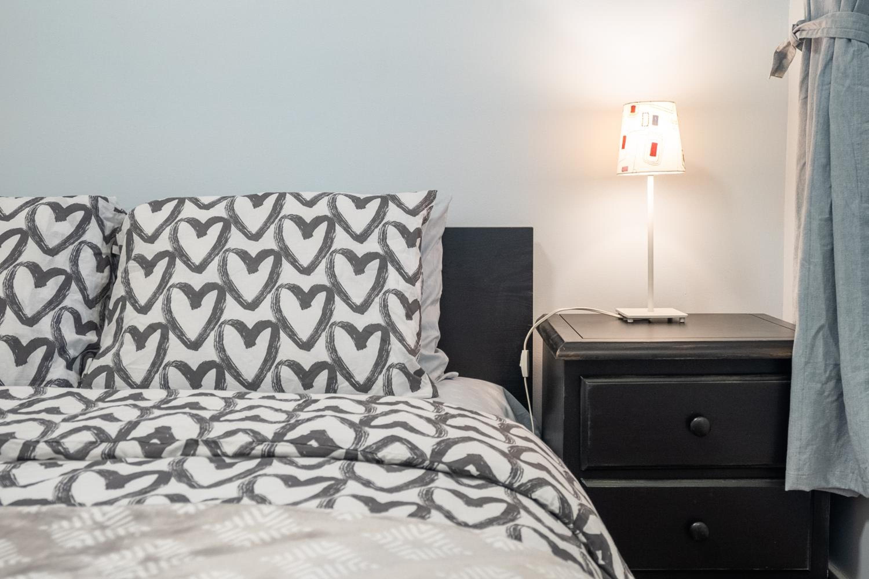 Lovely 1BR Secondary suite with Separate entrance