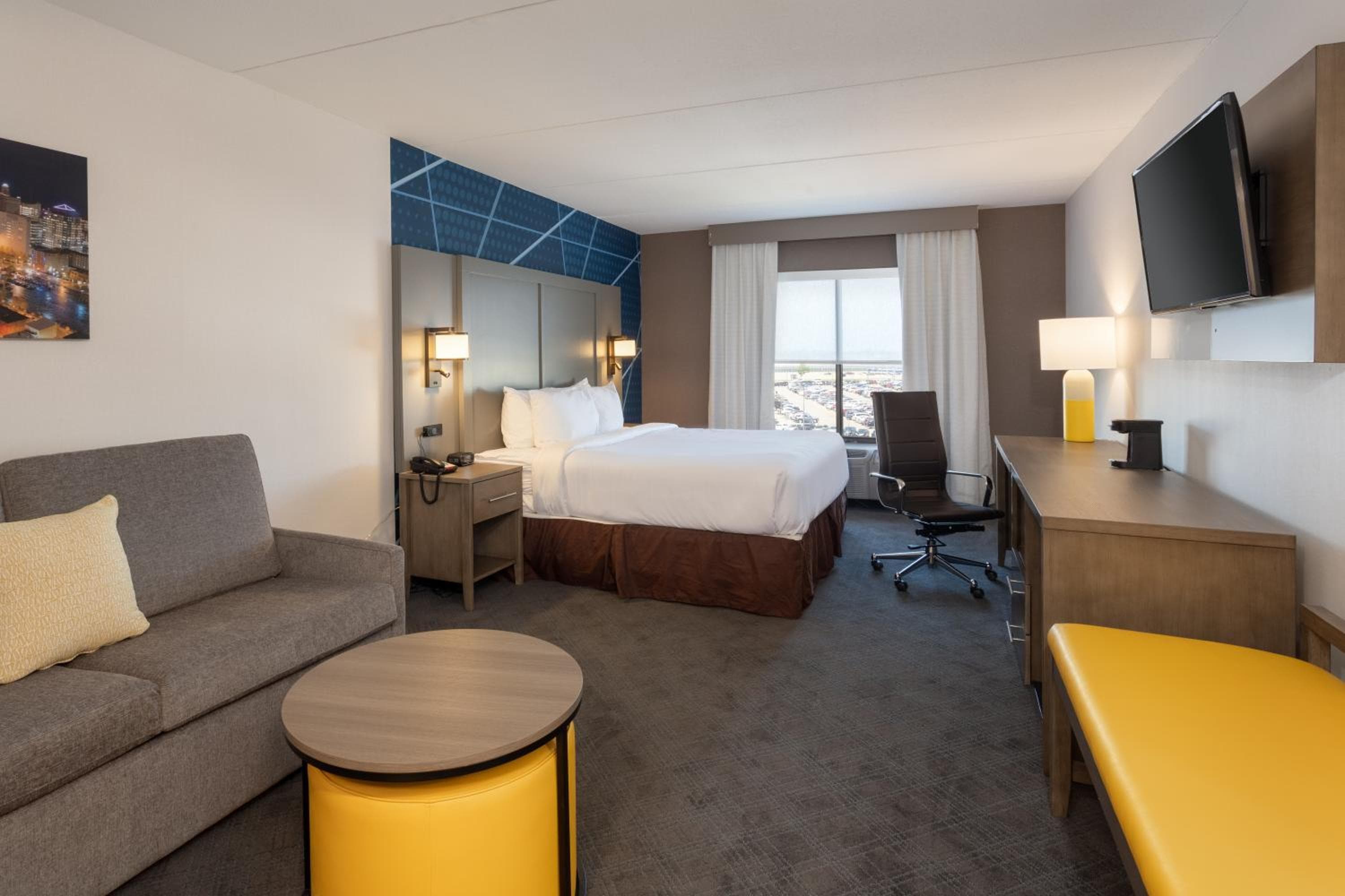 Comfort Inn & Suites Buffalo Airport