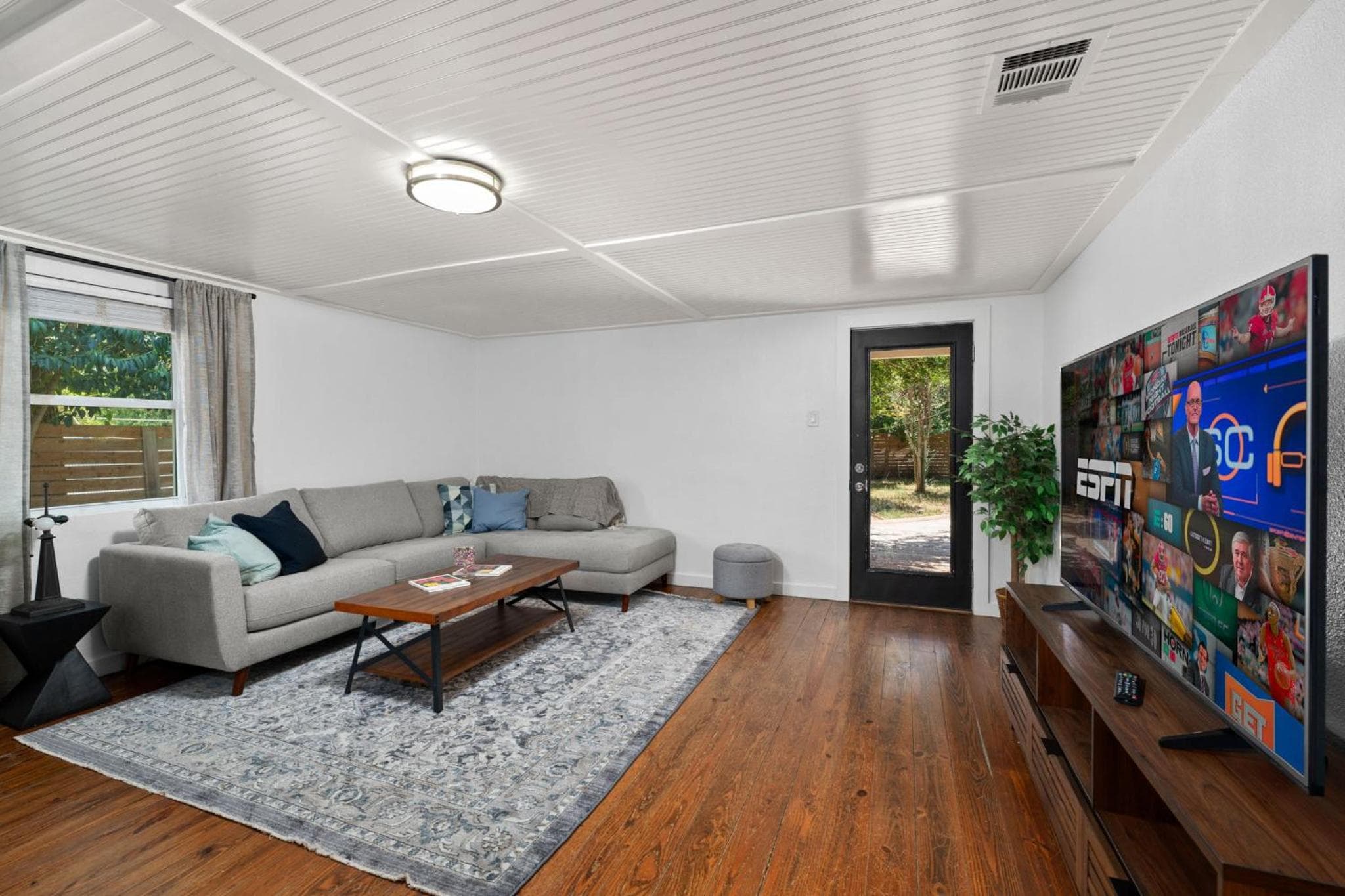 New! Entire House, 5 Minutes from downtown