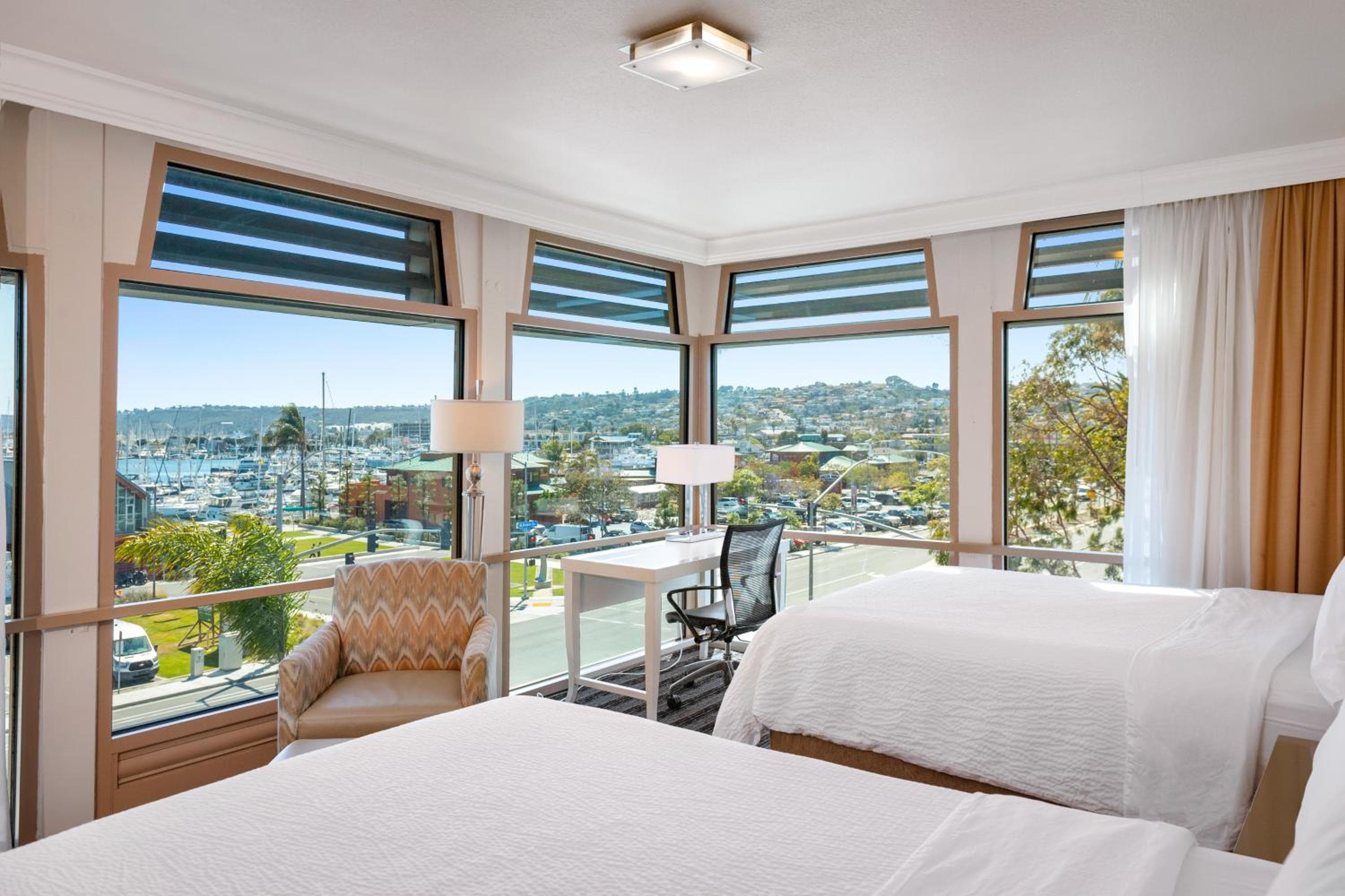 DoubleTree by Hilton San Diego Bayside