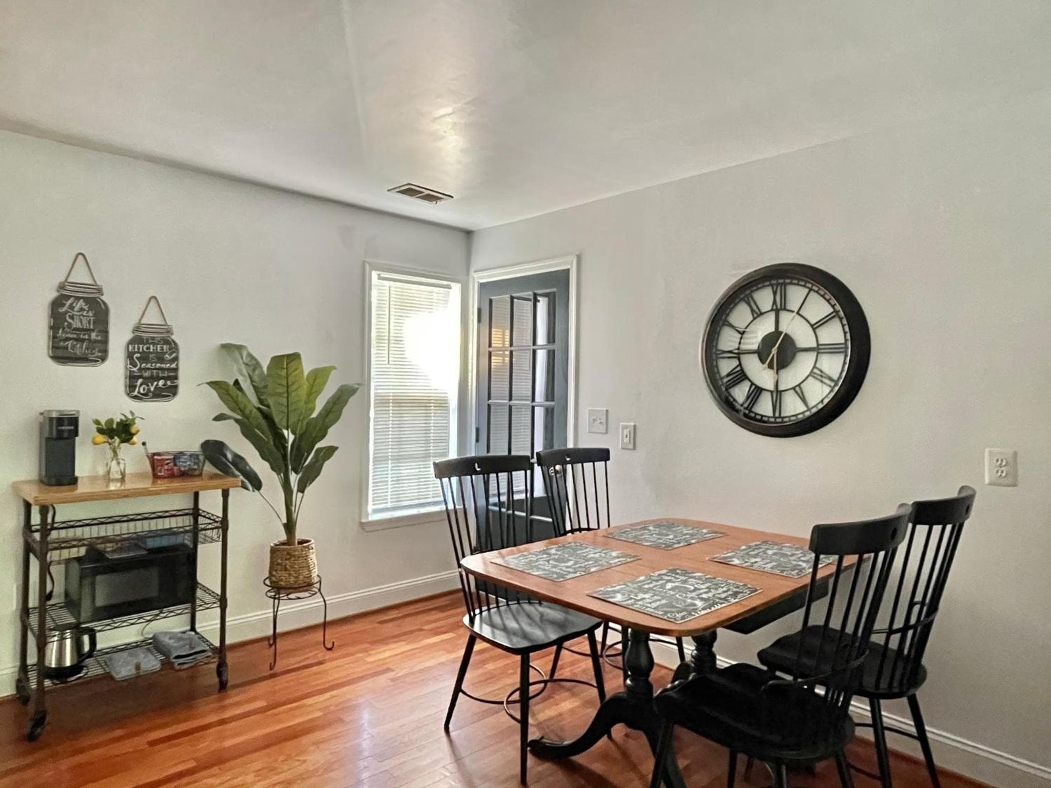 Brand New, Cozy, Modern, One-bedroom Apartment