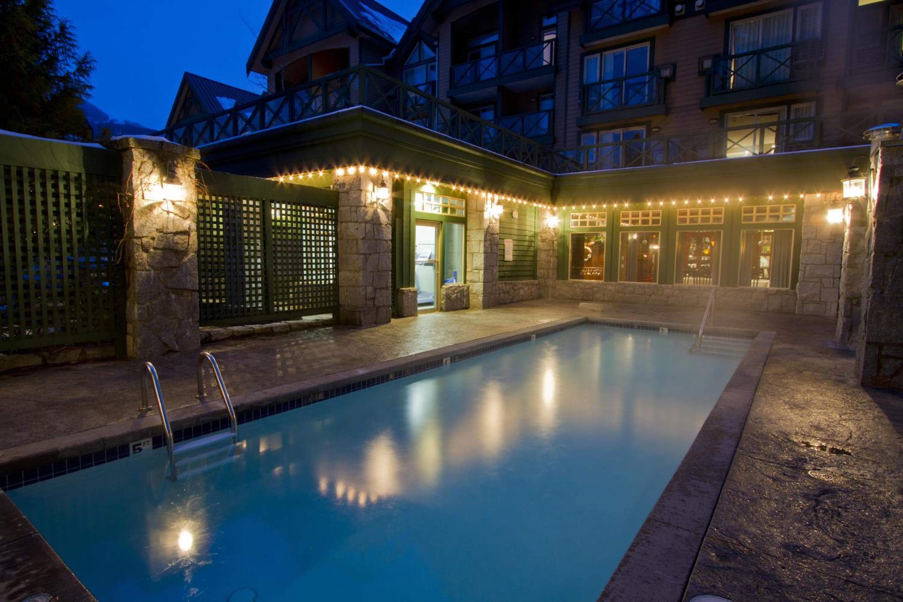 Pinnacle Hotel Whistler