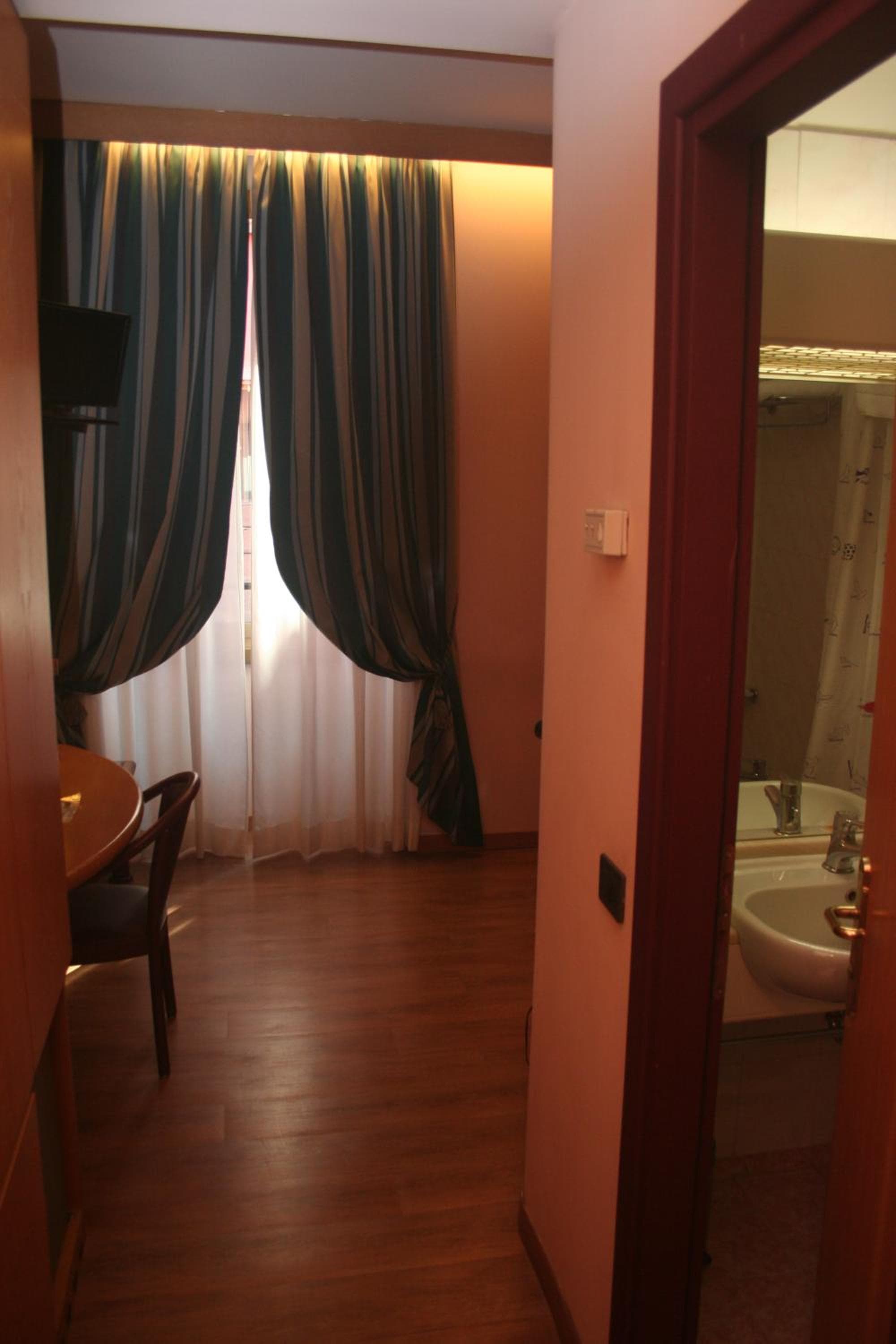 Albert Hotel