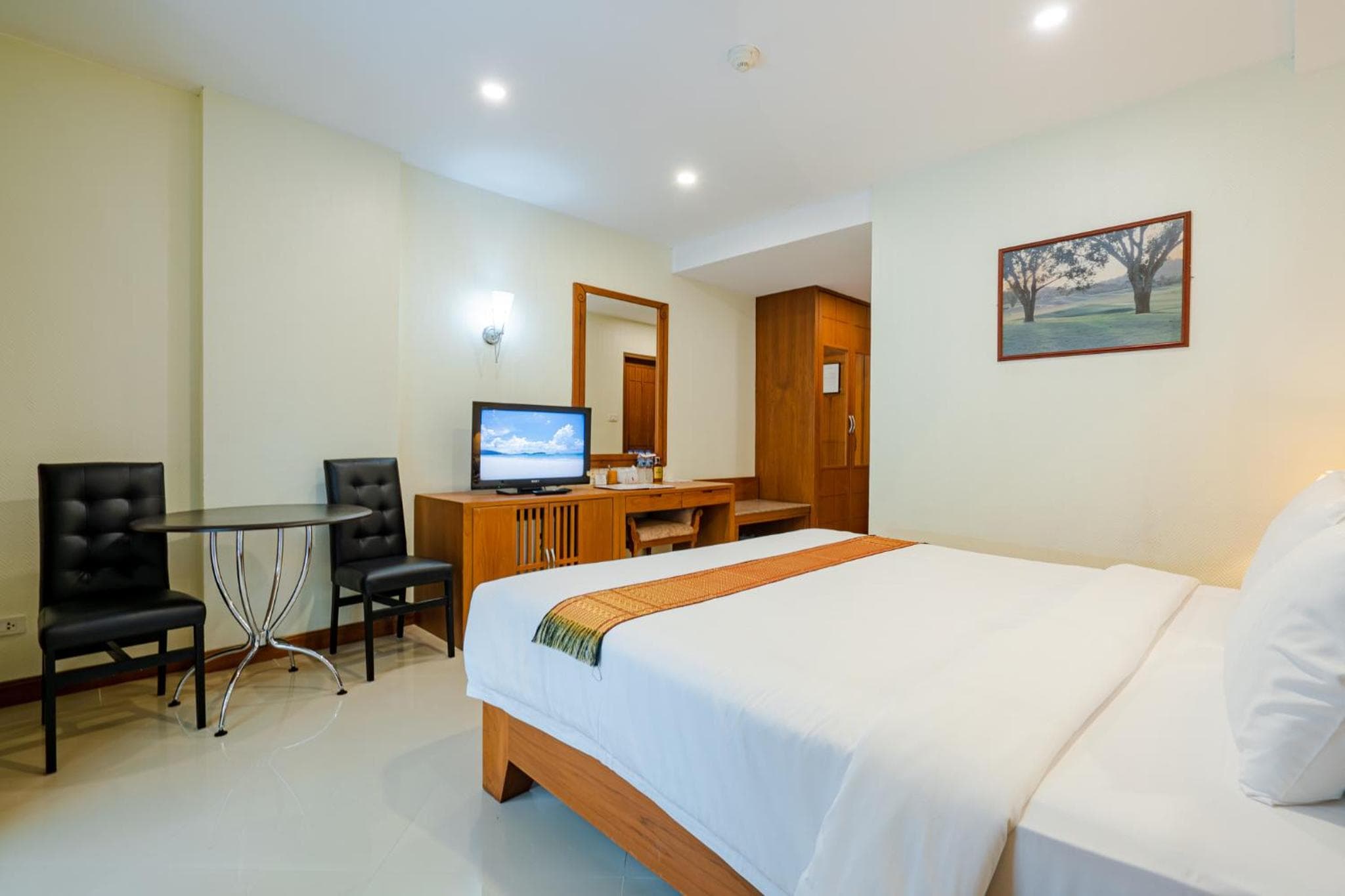 Whitehouse Condotel