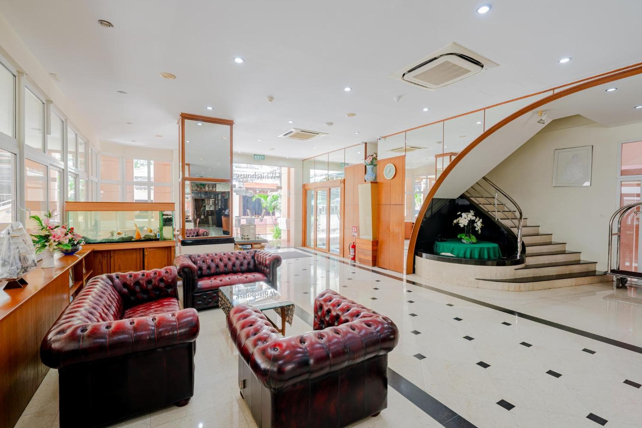 Whitehouse Condotel
