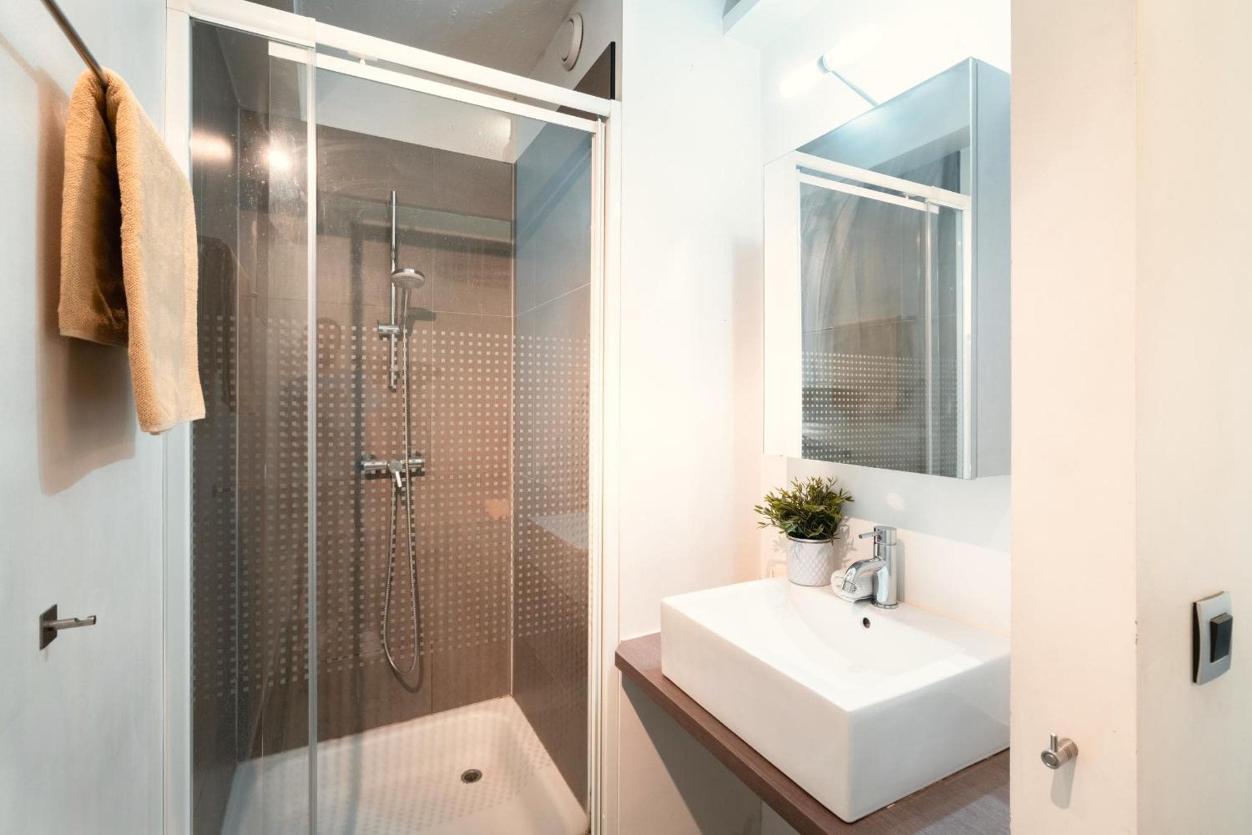 Antwerp Central Apartment for 7