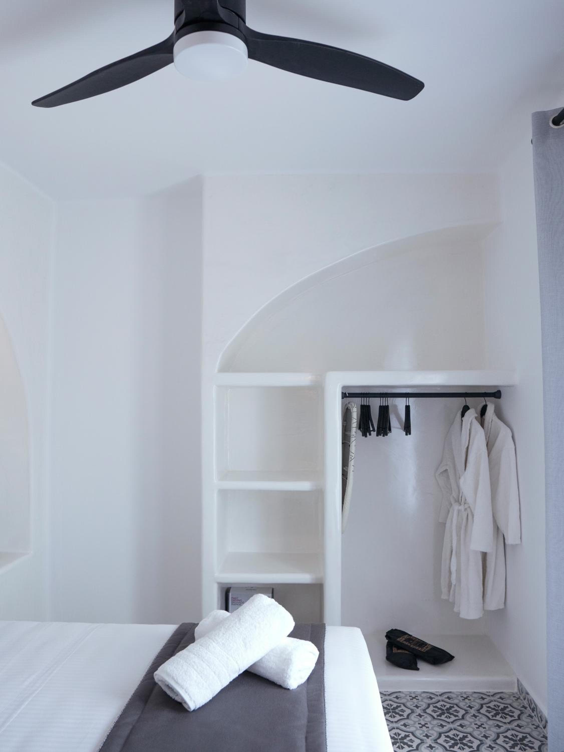 AVAL All Suite