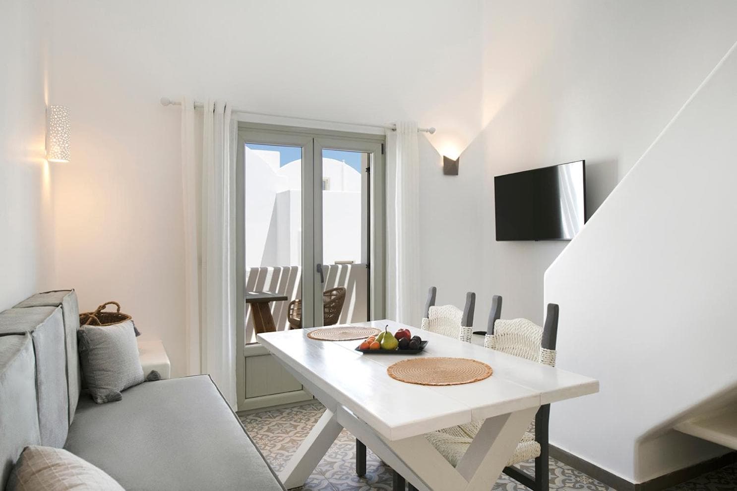 AVAL All Suite