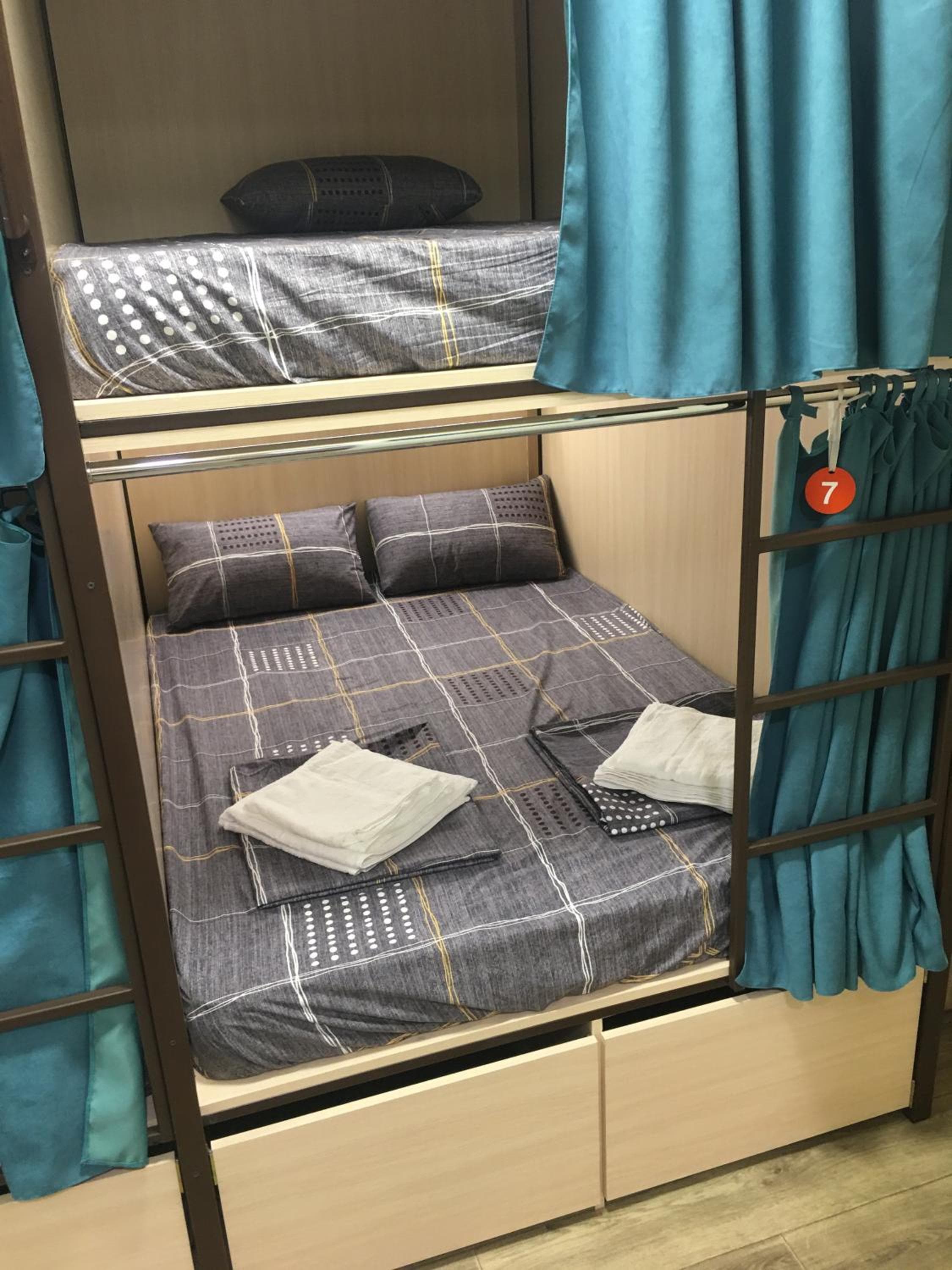 Bonvenon capsule Hostel