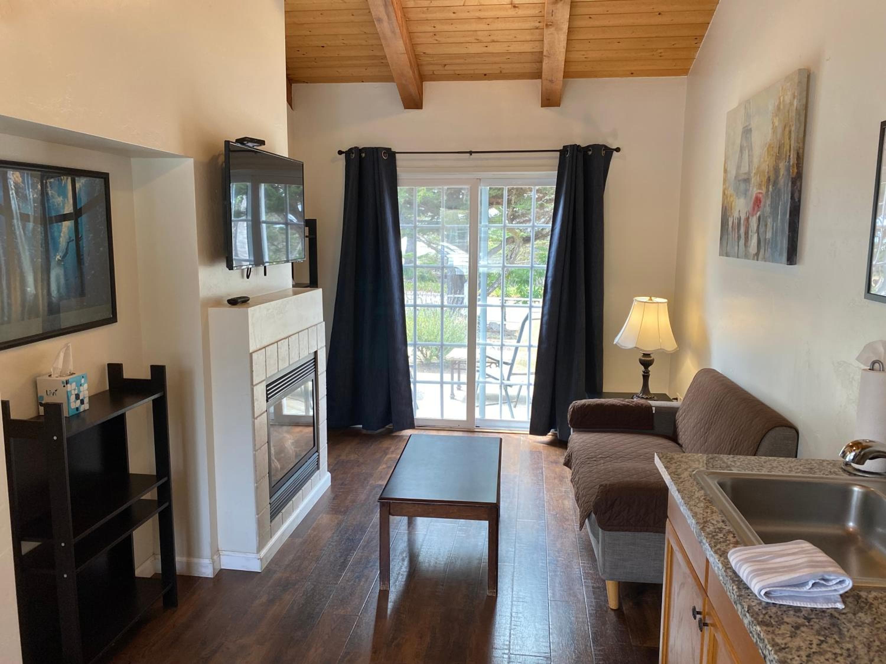 Bide-A-Wee Inn and Cottages