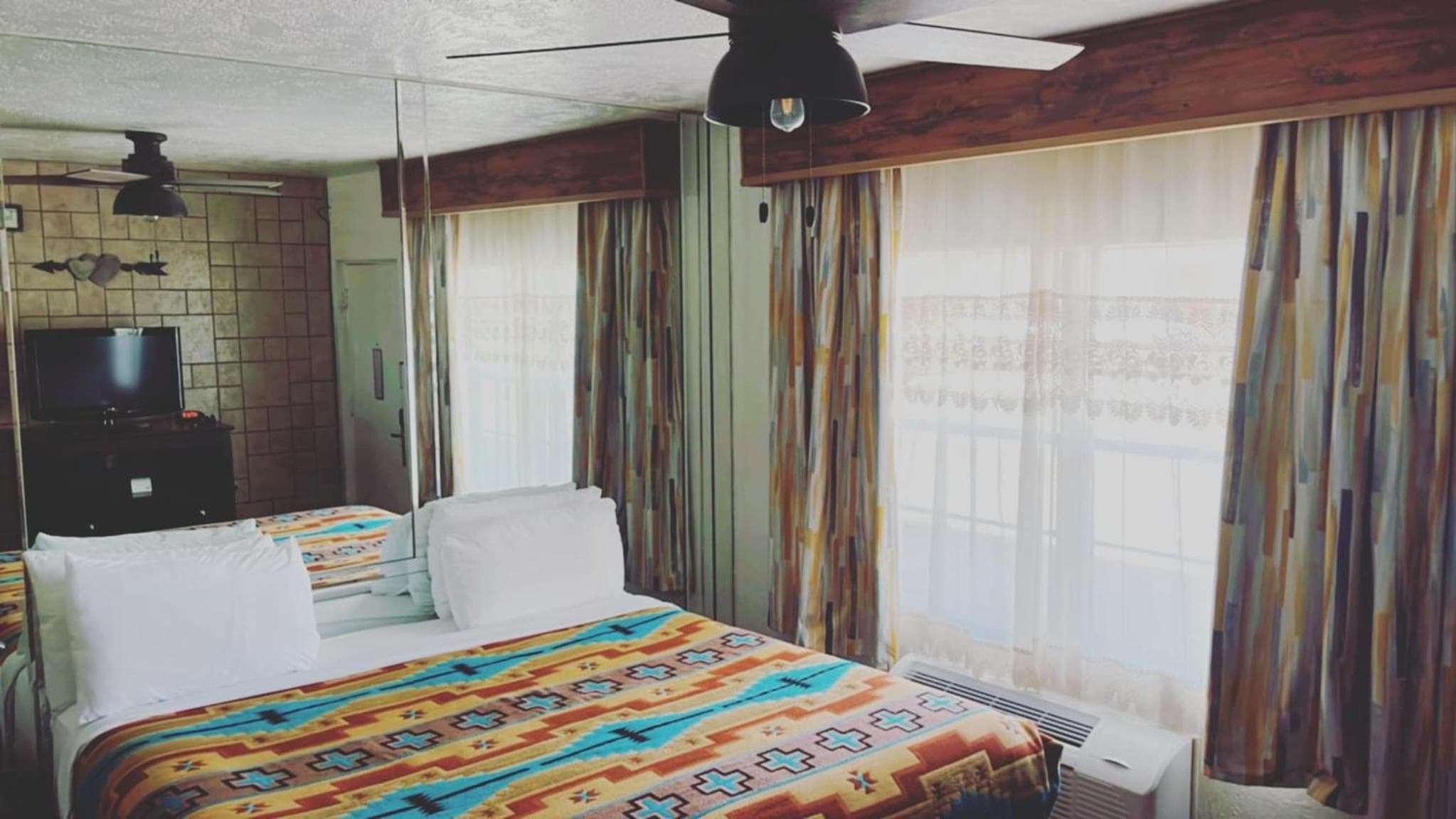 The Classic Desert Aire Hotel