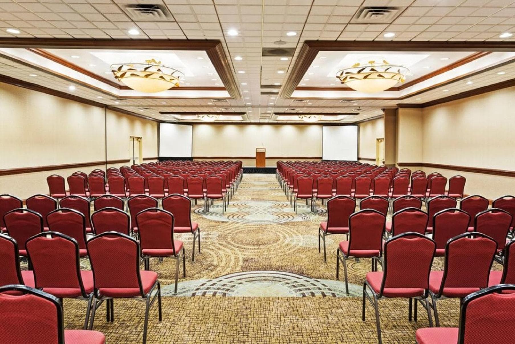 Crowne Plaza Knoxville Downtown University by IHG