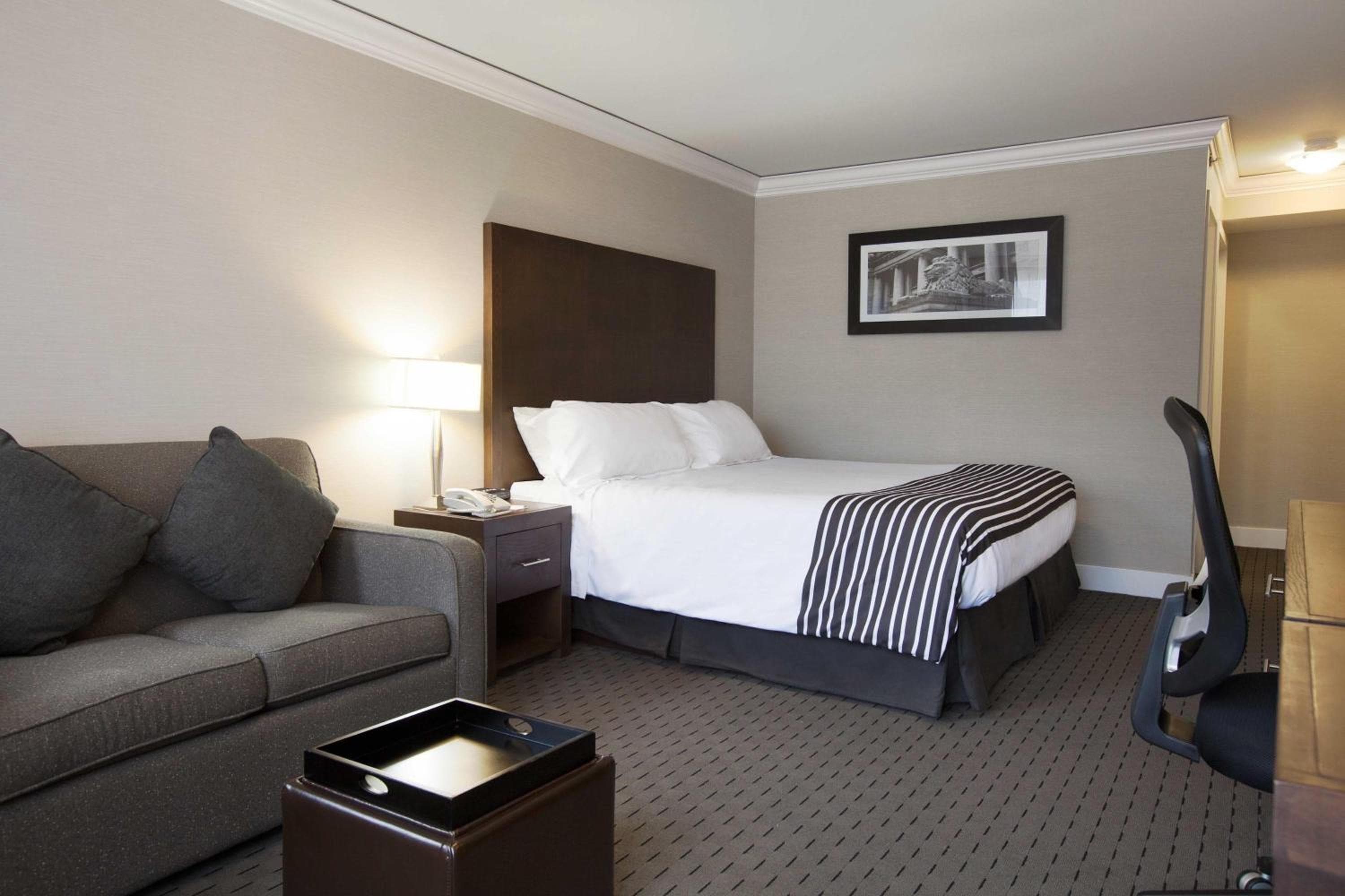 Sandman Signature Vancouver Downtown Hotel