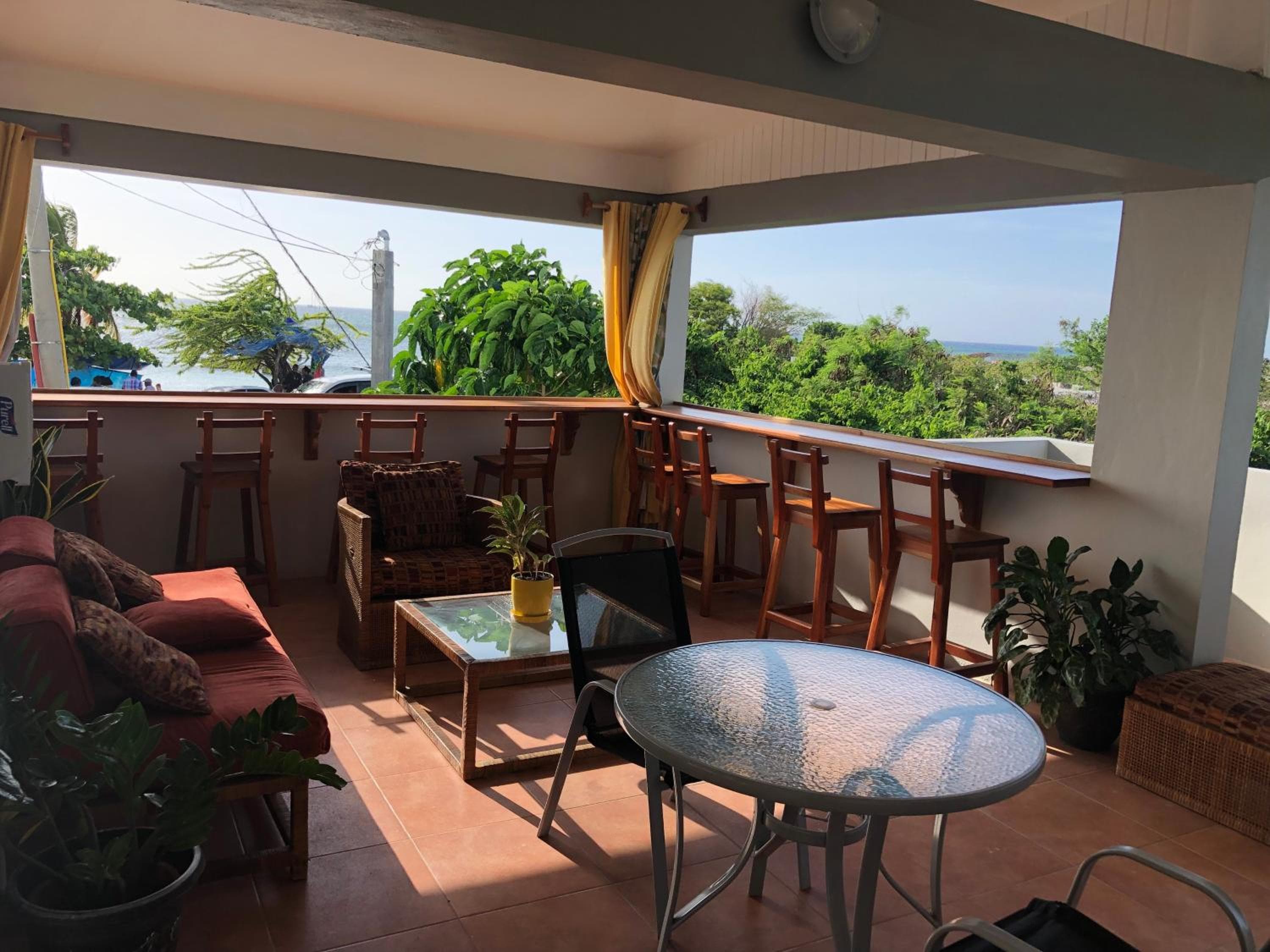 Airport Beach Hotel