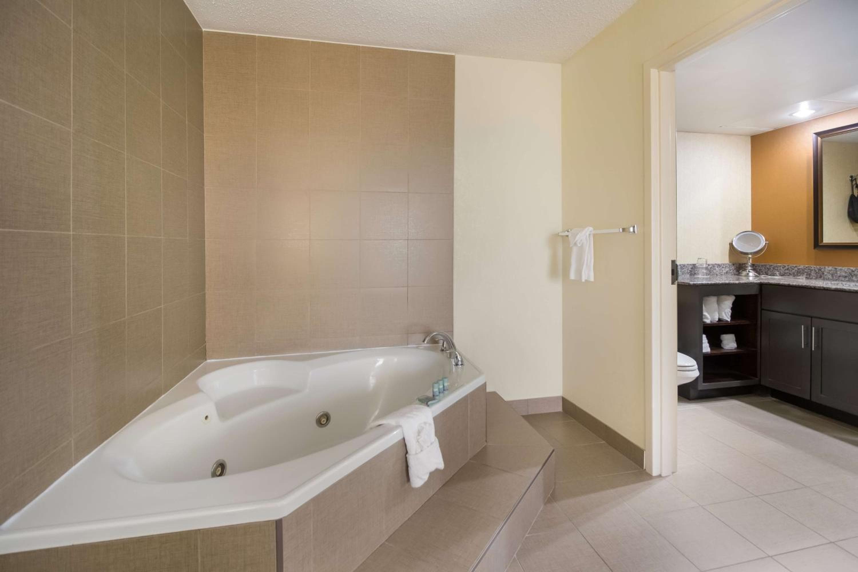 Best Western Suites near Opryland