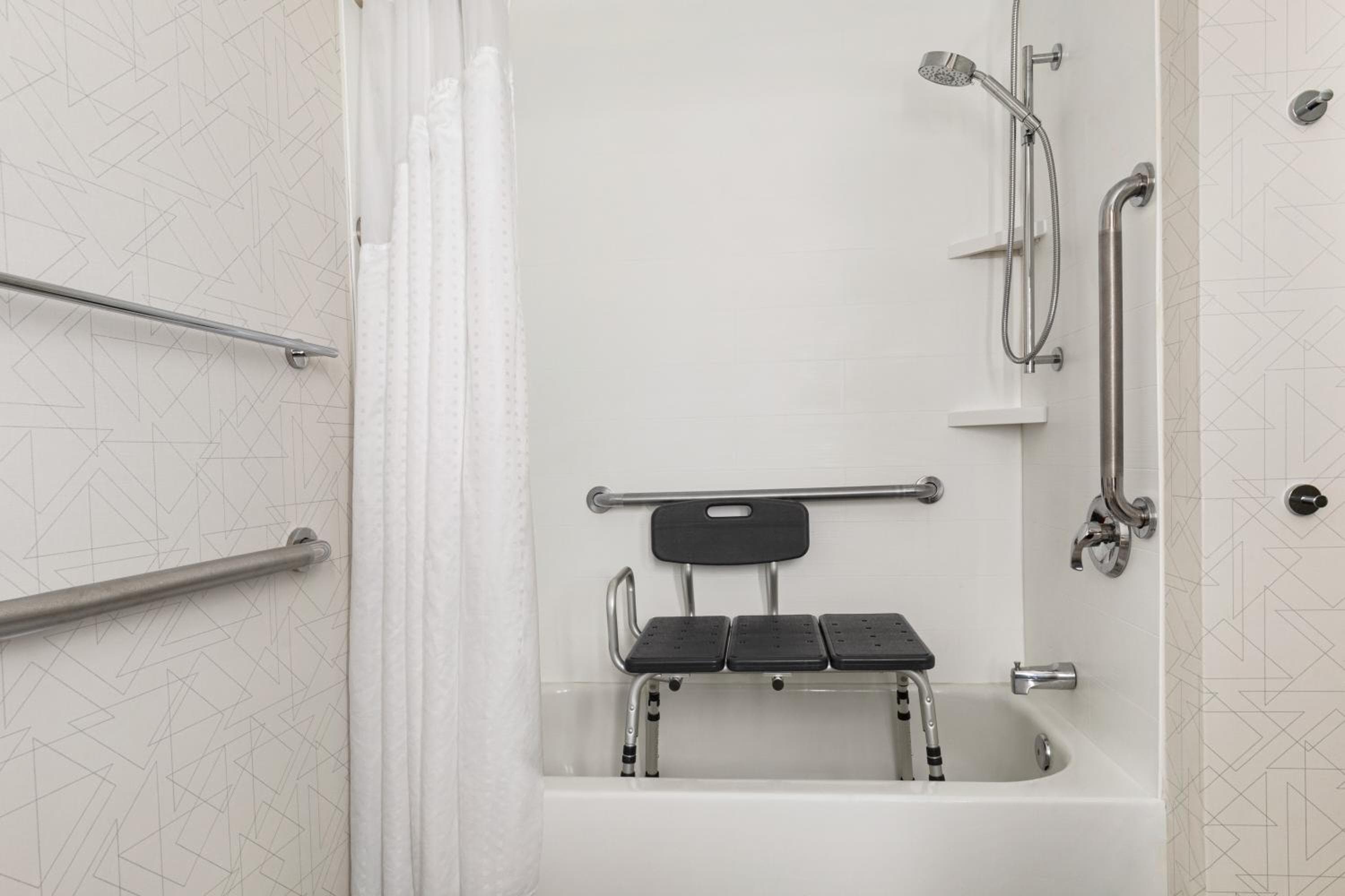 Holiday Inn Express & Suites Greenville-Downtown by IHG