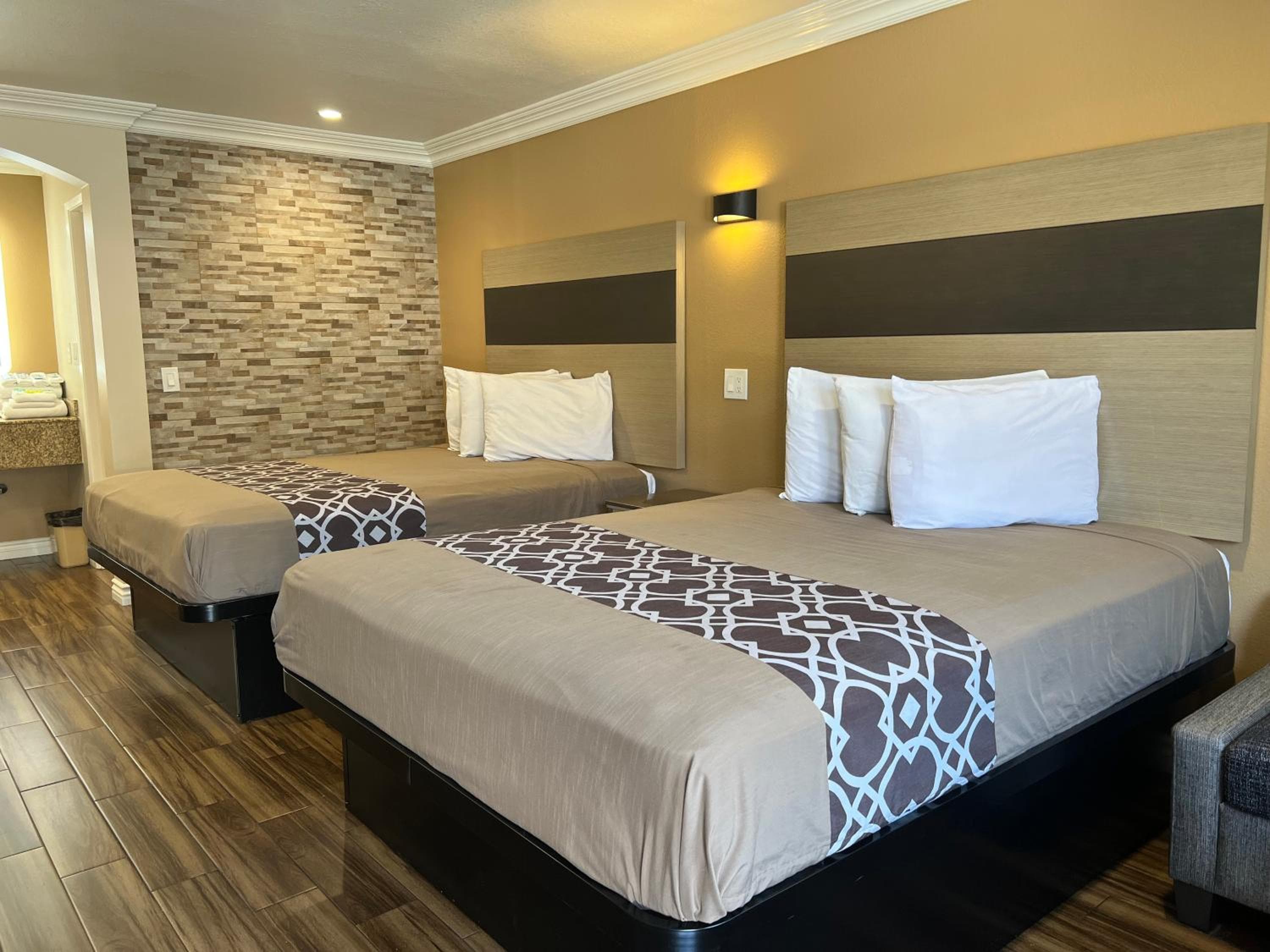 Industry Inn & Suites