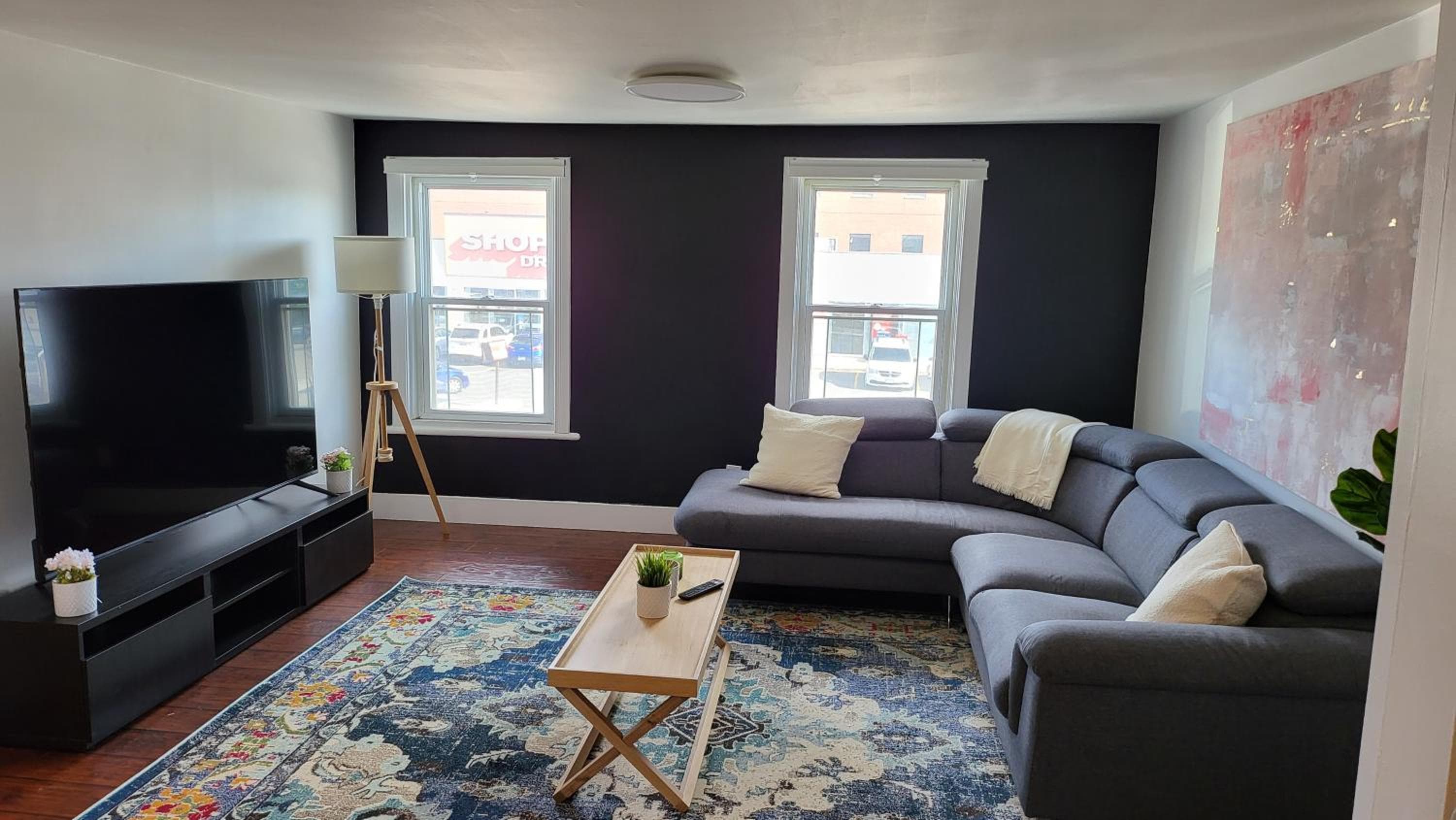 JstLikeHome - Old Ottawa Suite & Guesthouse