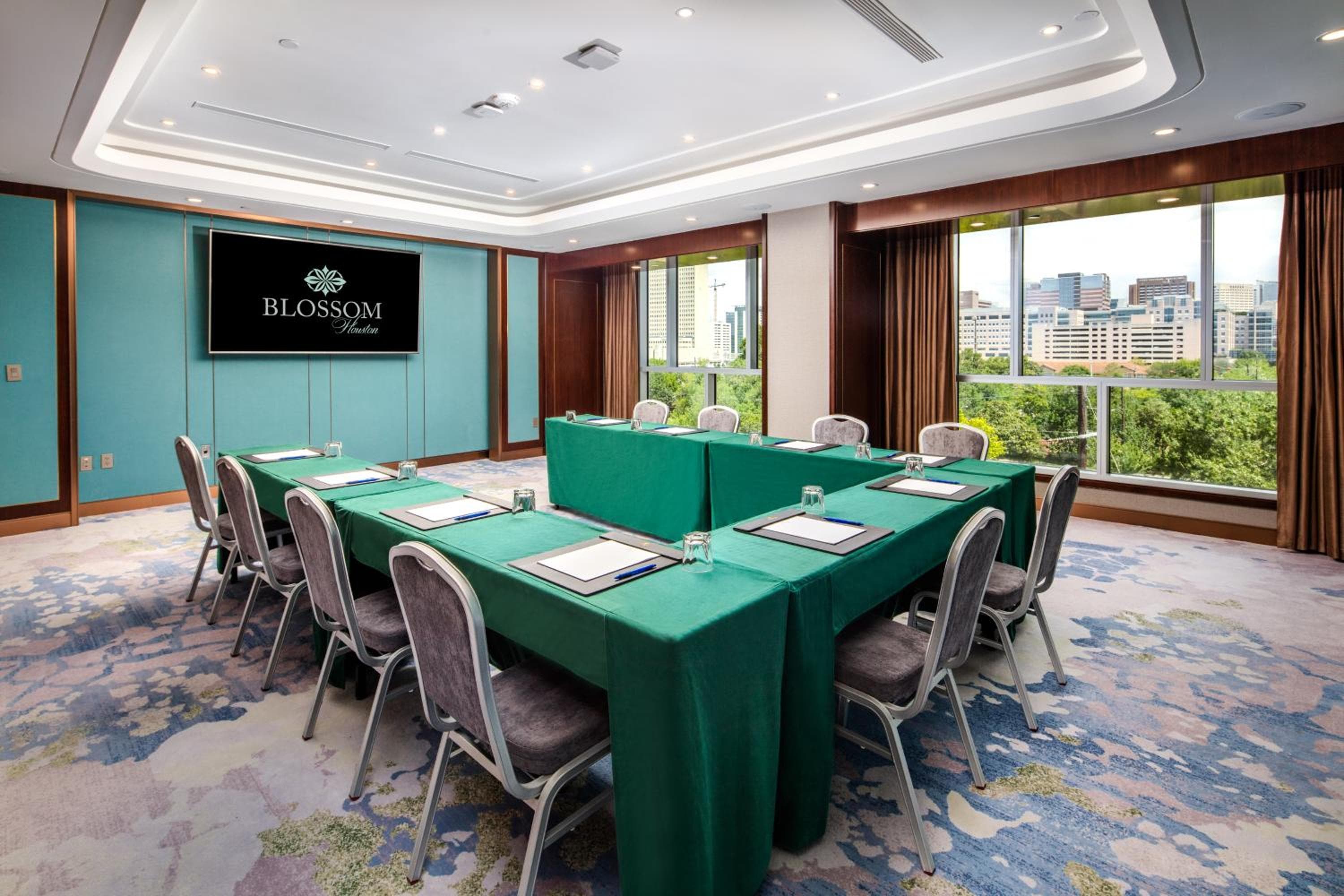 Blossom Hotel Houston, Curio Collection by Hilton