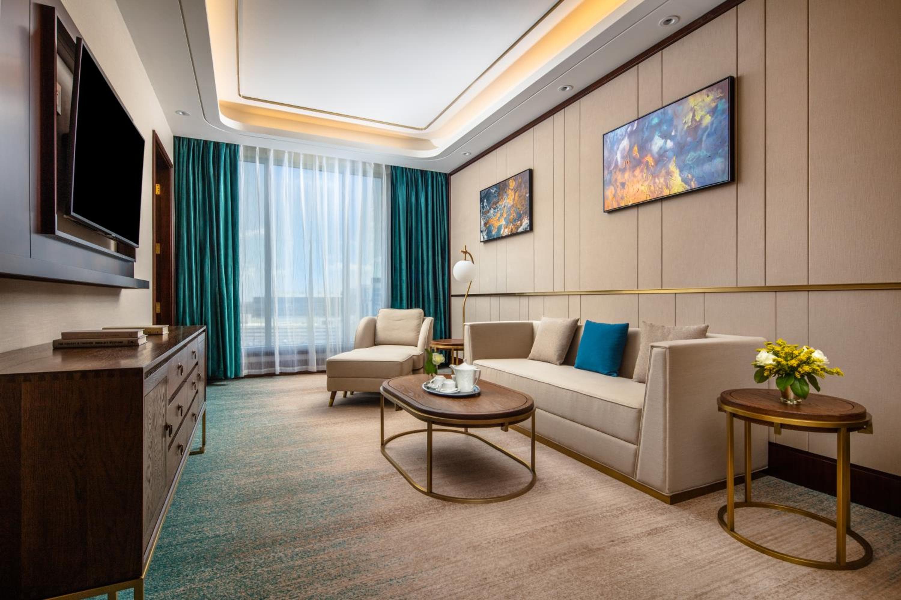 Blossom Hotel Houston, Curio Collection by Hilton