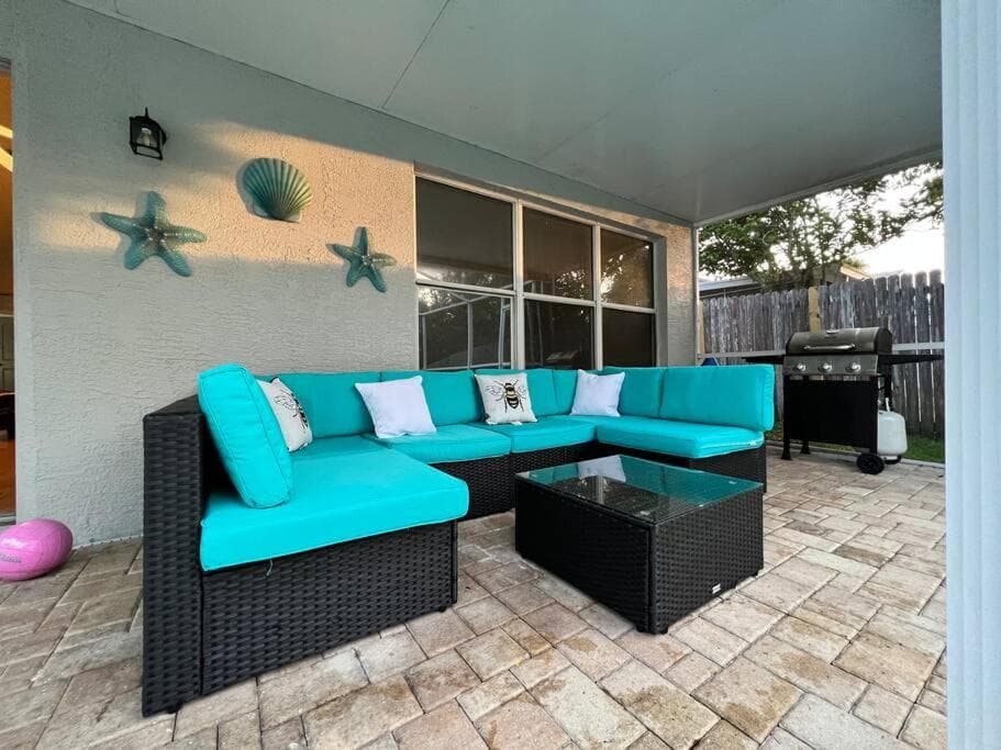 Tampa Getaway Pool House