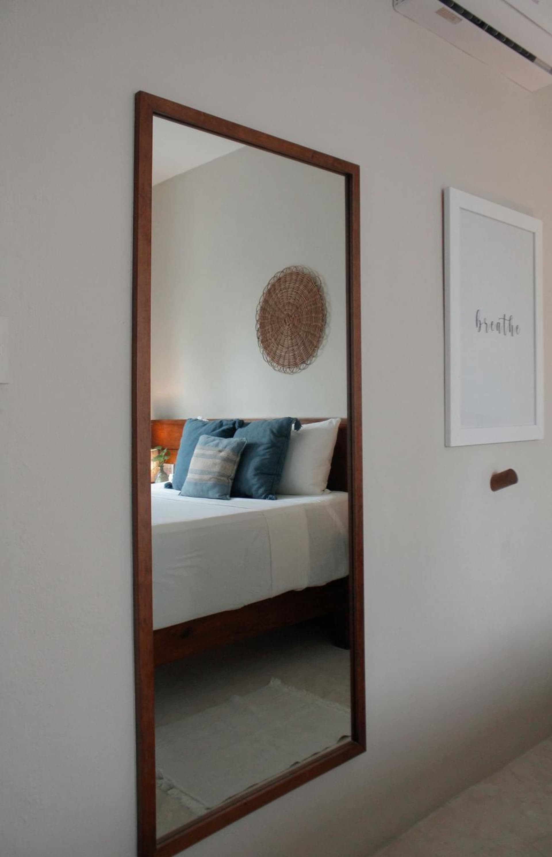 Noah Beach Hotel & Suites