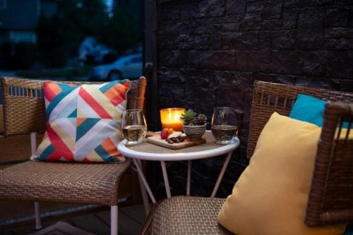 Cozy Bungalow Hot Tub & Fire Pit, Walk Downtown