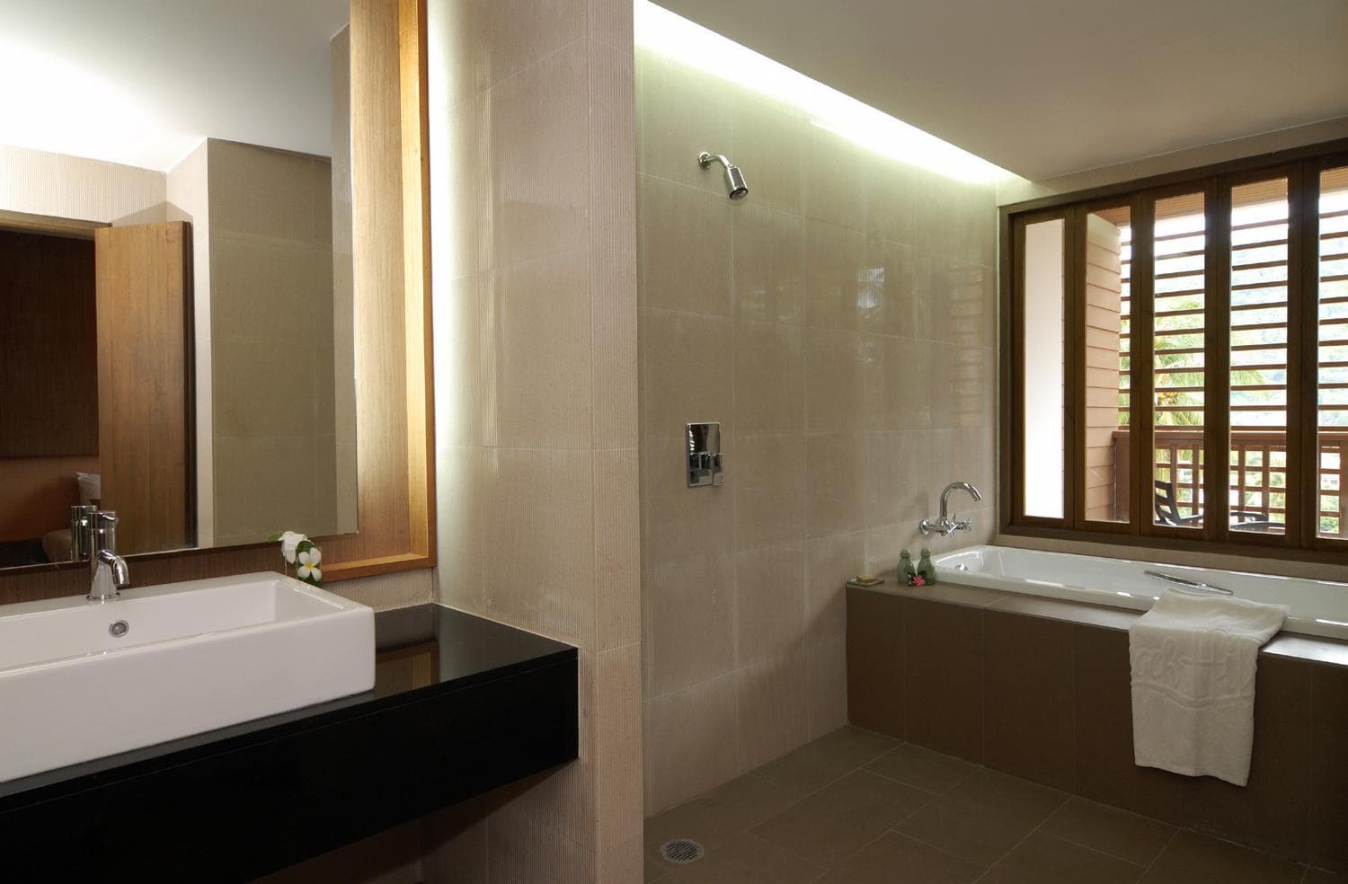 Peach Blossom Resort & Pool Villa - SHA Plus