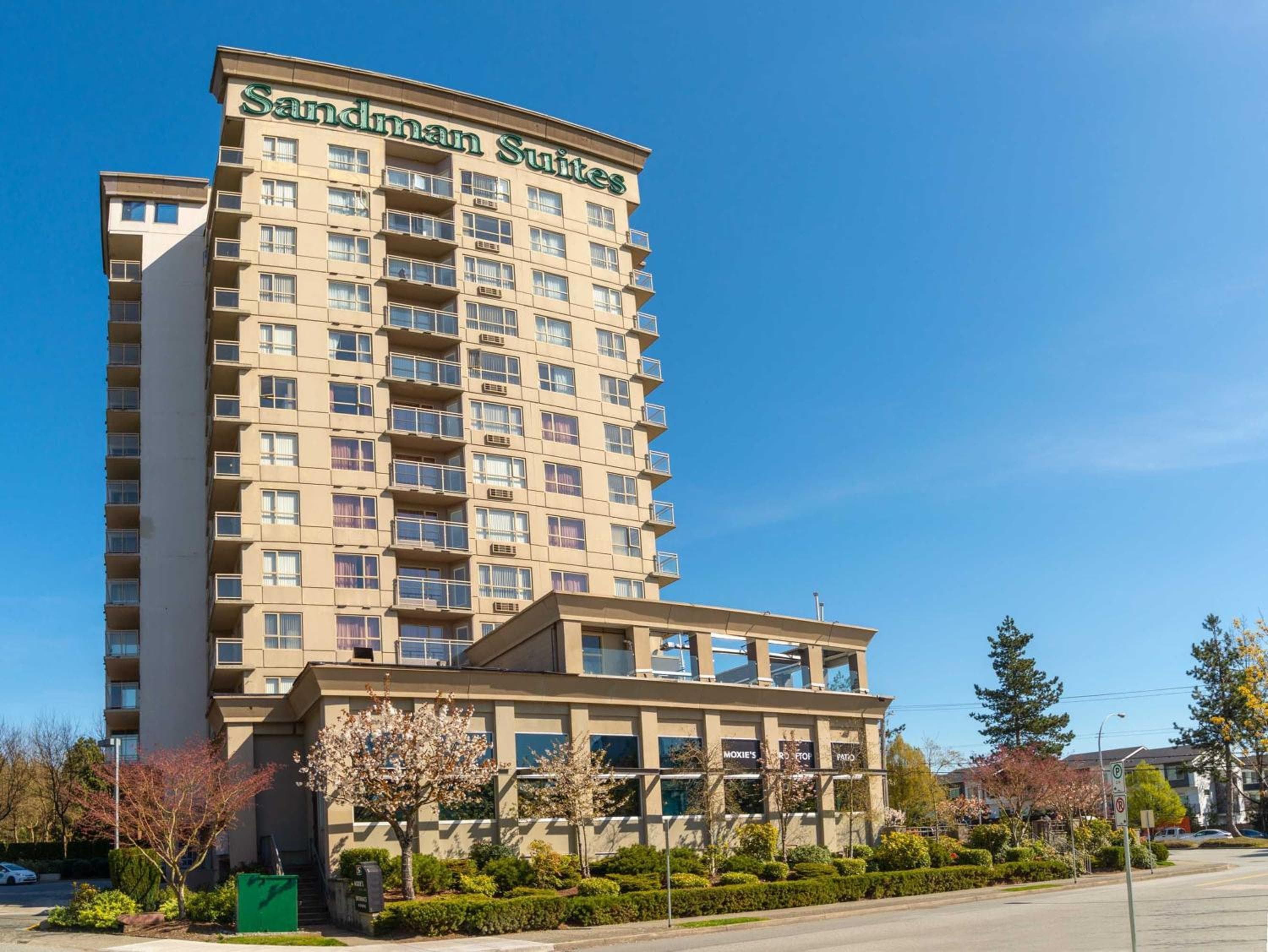 Sandman Signature Surrey-Guildford Suites