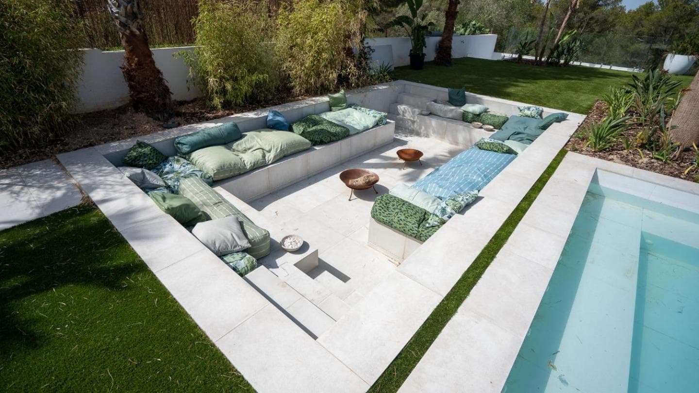 Contemporary villa near Sitges Hills