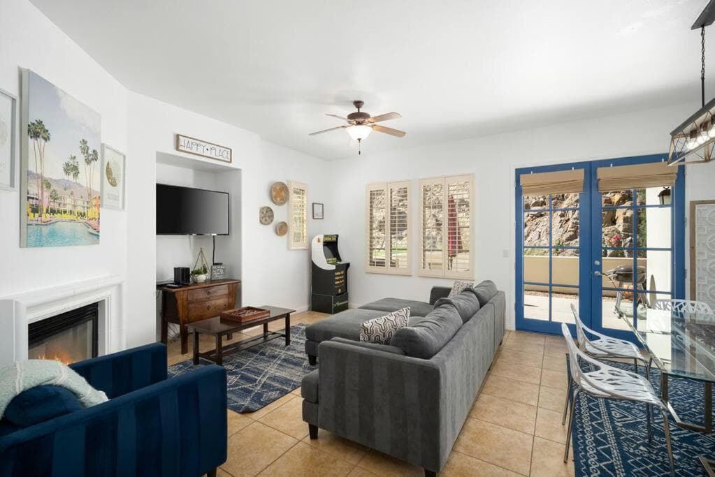 Legacy Villas private 3 bedroom 3 bath villa with view, steps to pool, bikes and arcade game included