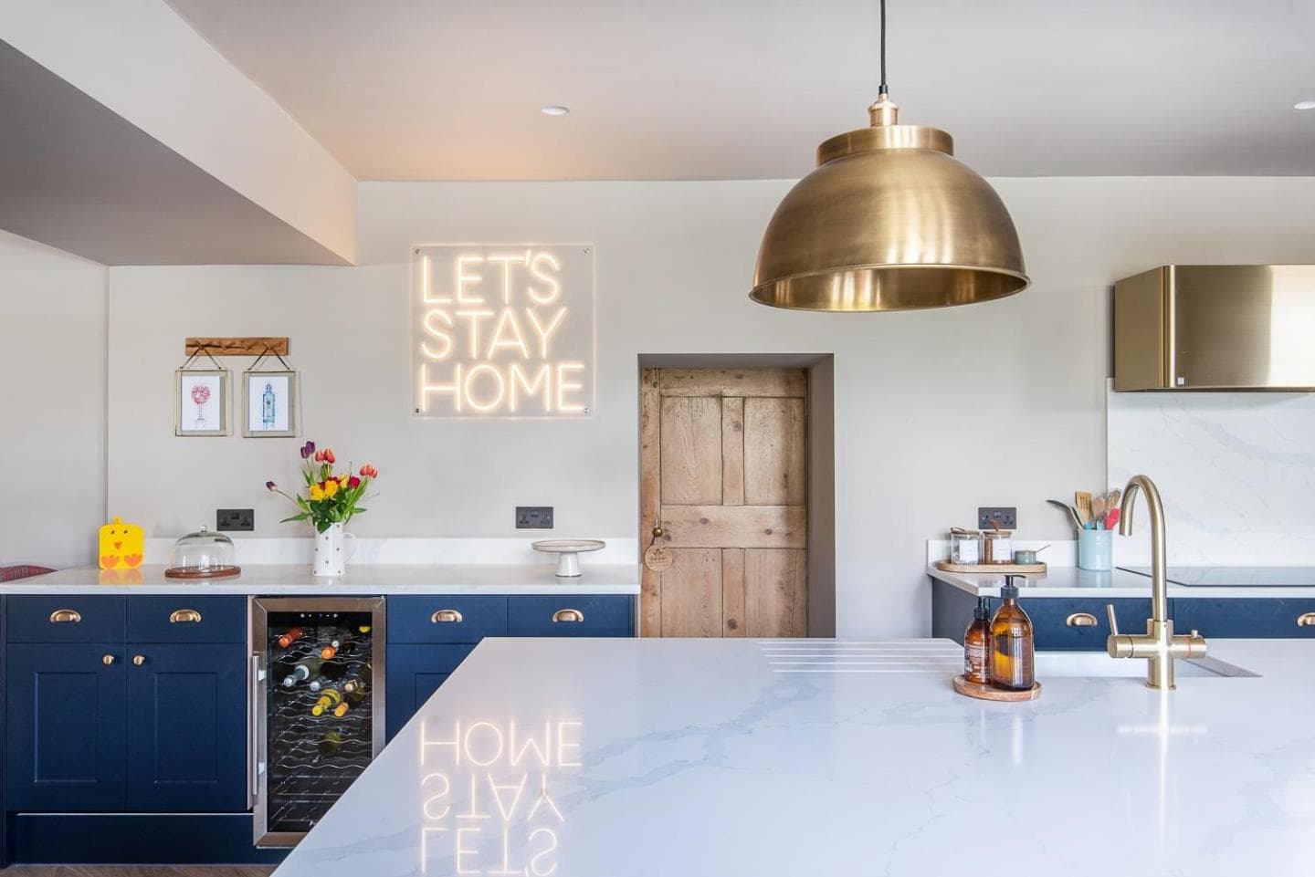 Luxury House sleeps 14 with Secret Bar near Bath