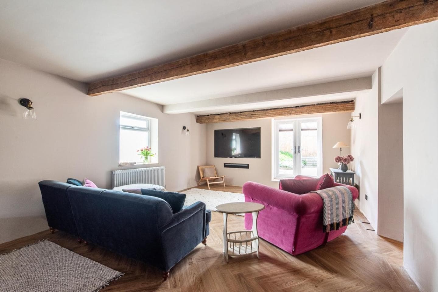 Luxury House sleeps 14 with Secret Bar near Bath