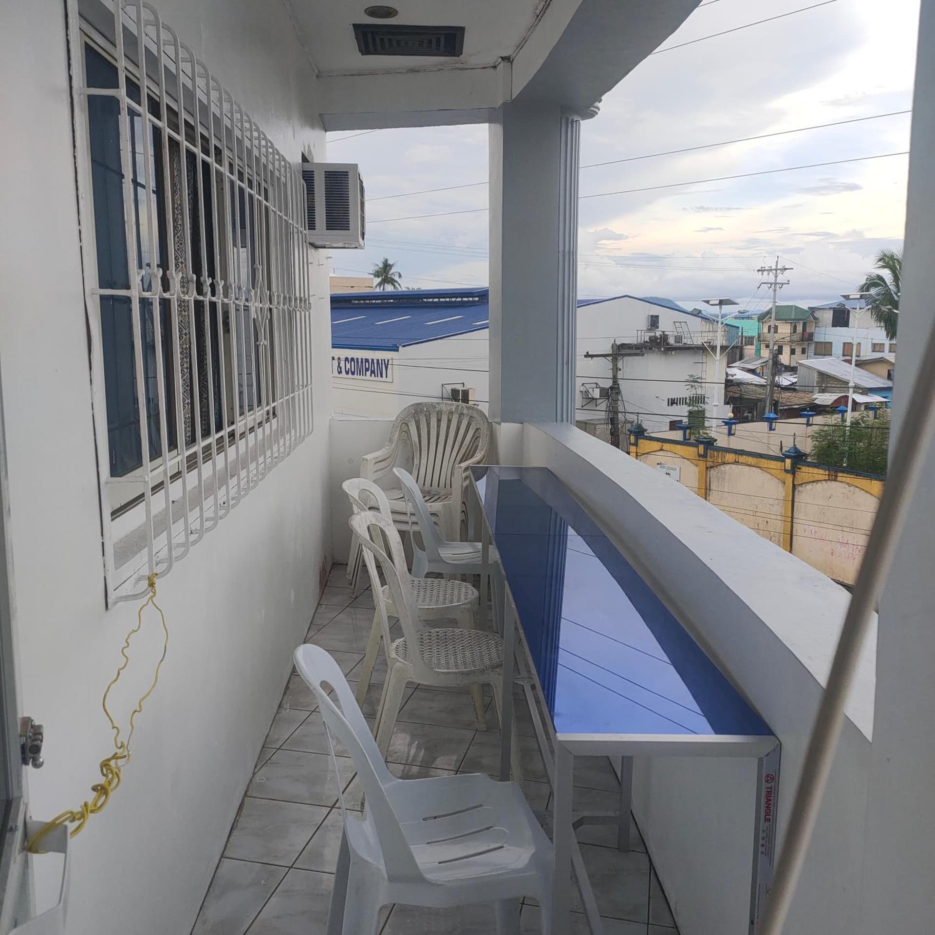 Pier La Casa Homestay Building