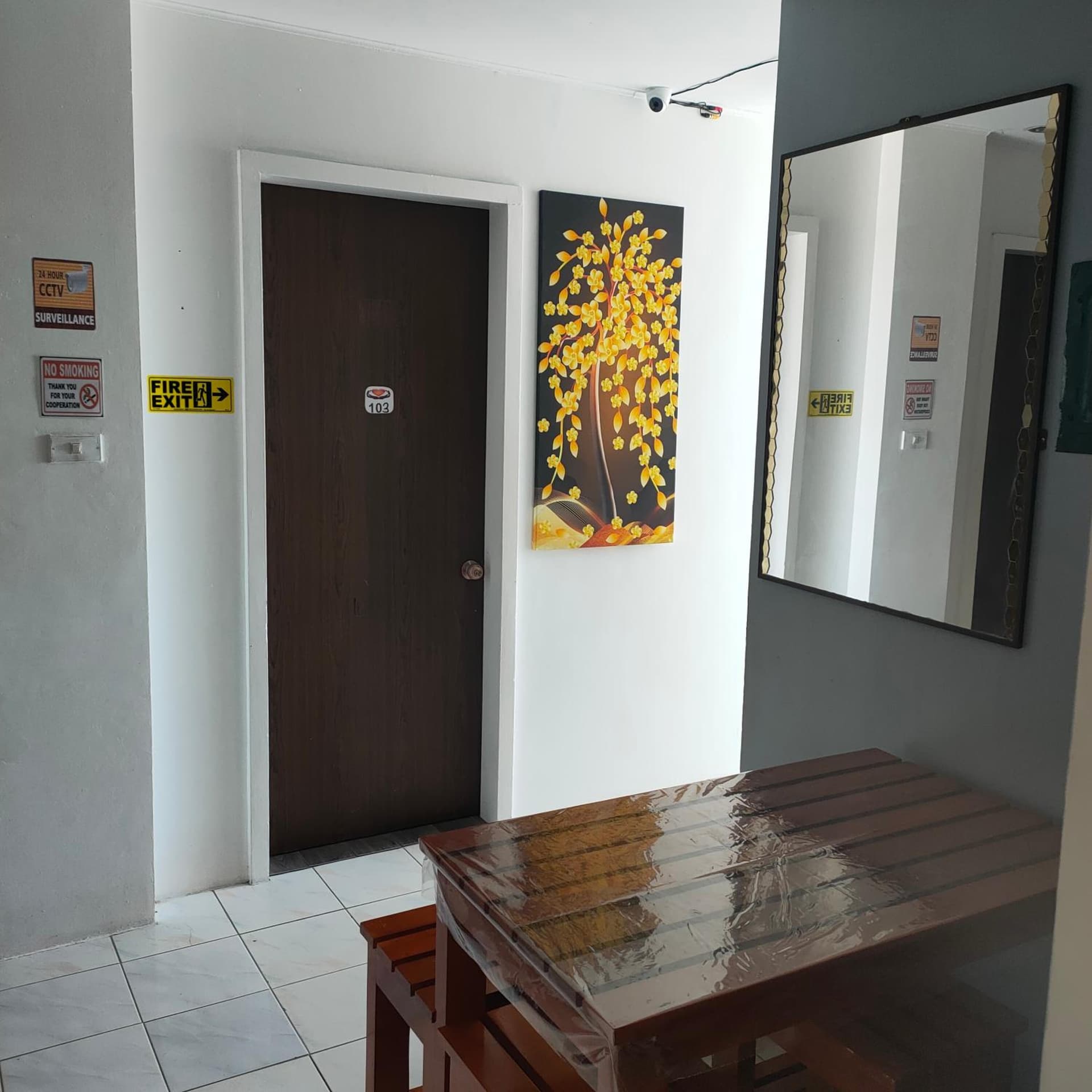 Pier La Casa Homestay Building