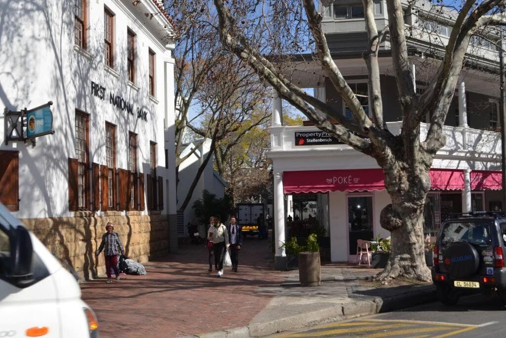 Courtyard Culture - stylish studio in Plein st, Stellenbosch centre