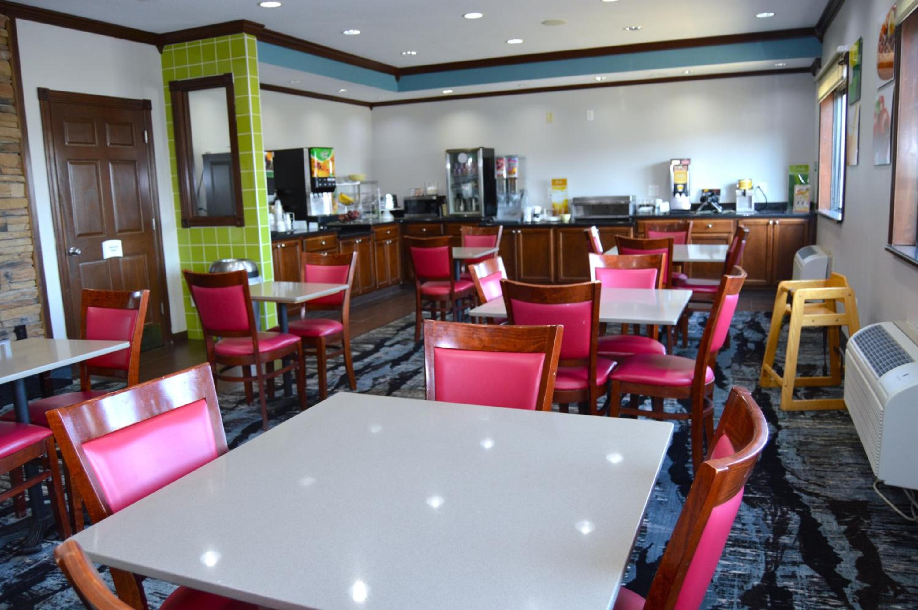Quality Inn Coralville - Iowa River Landing