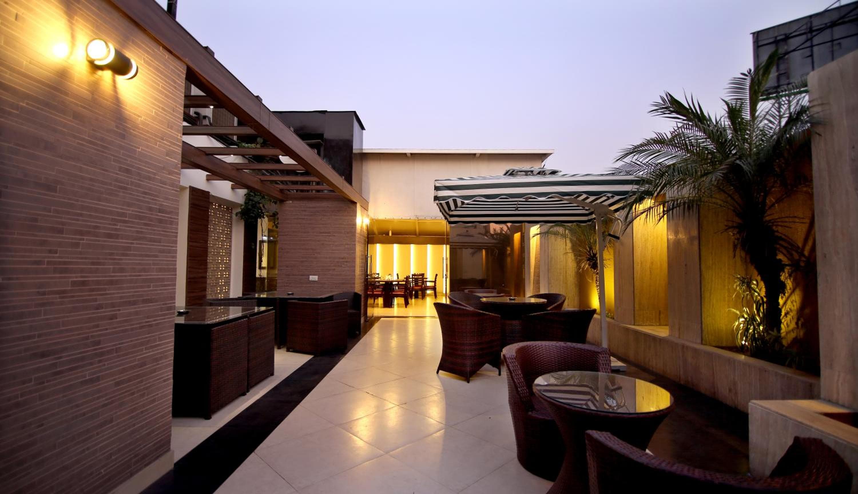 Hotel The Prime Balaji Deluxe, City Centre, With Free Airport Pickup