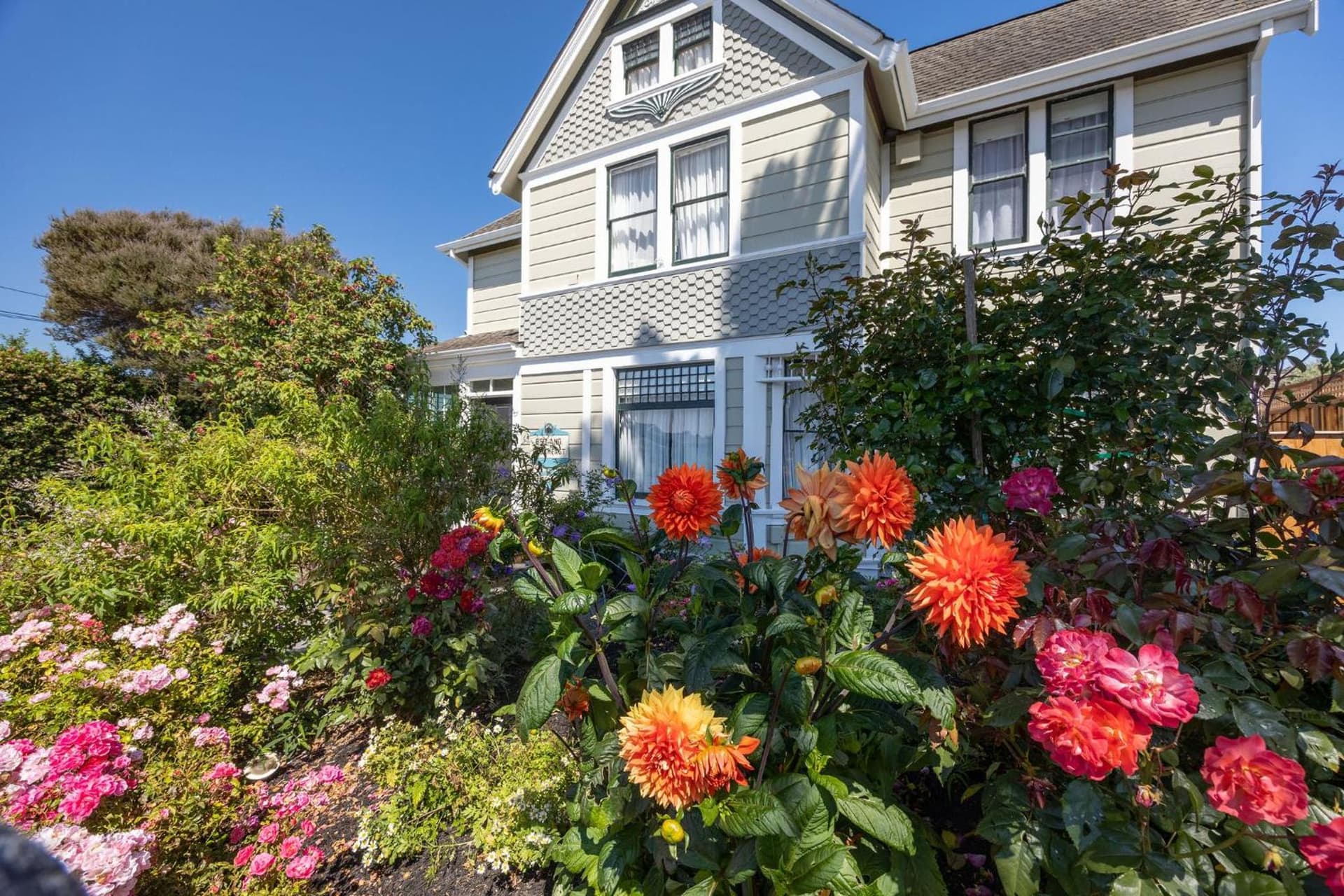 Nantucket Whale Inn, Half Moon Bay