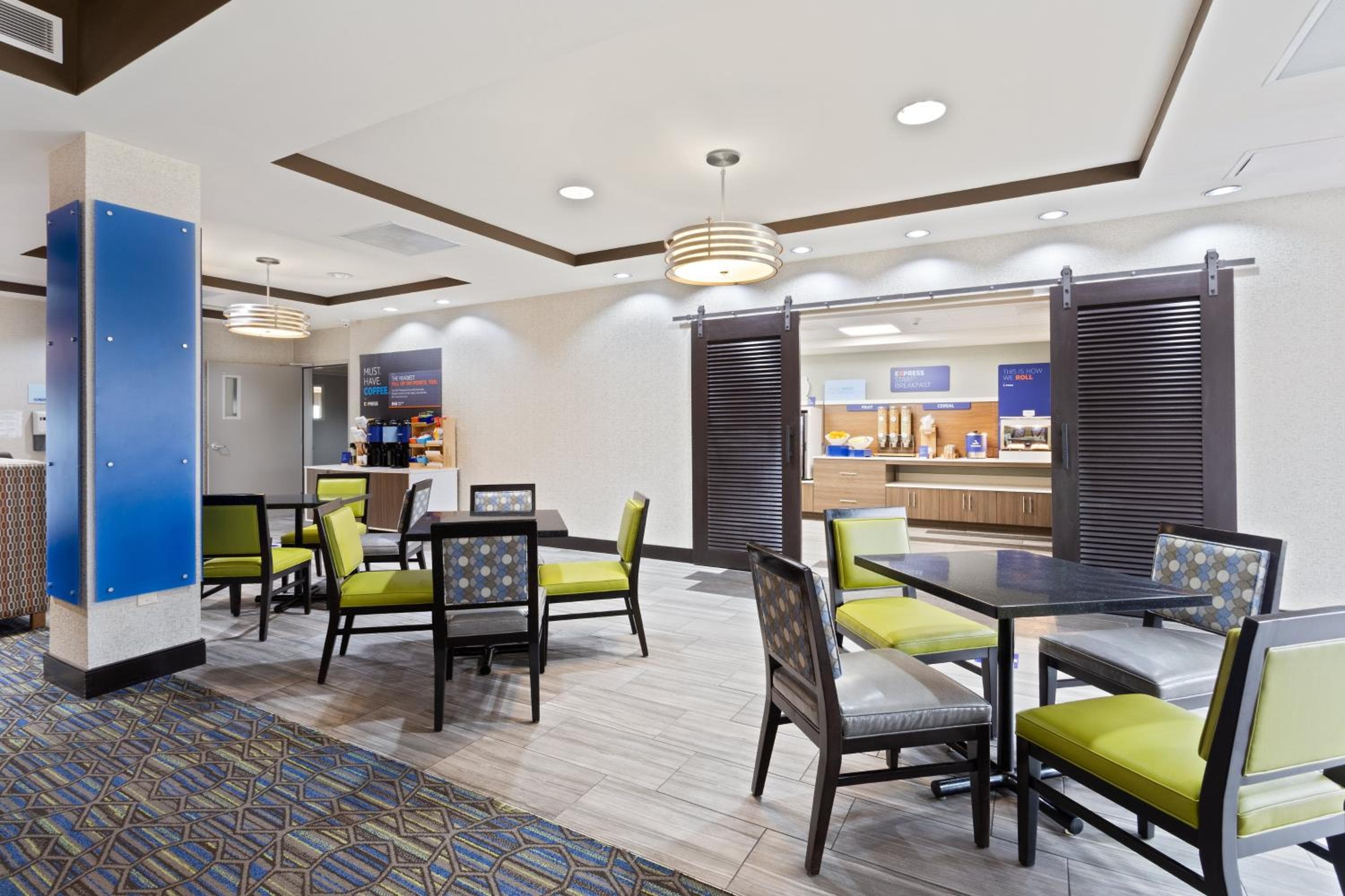 Holiday Inn Express Hotel & Suites Largo-Clearwater by IHG