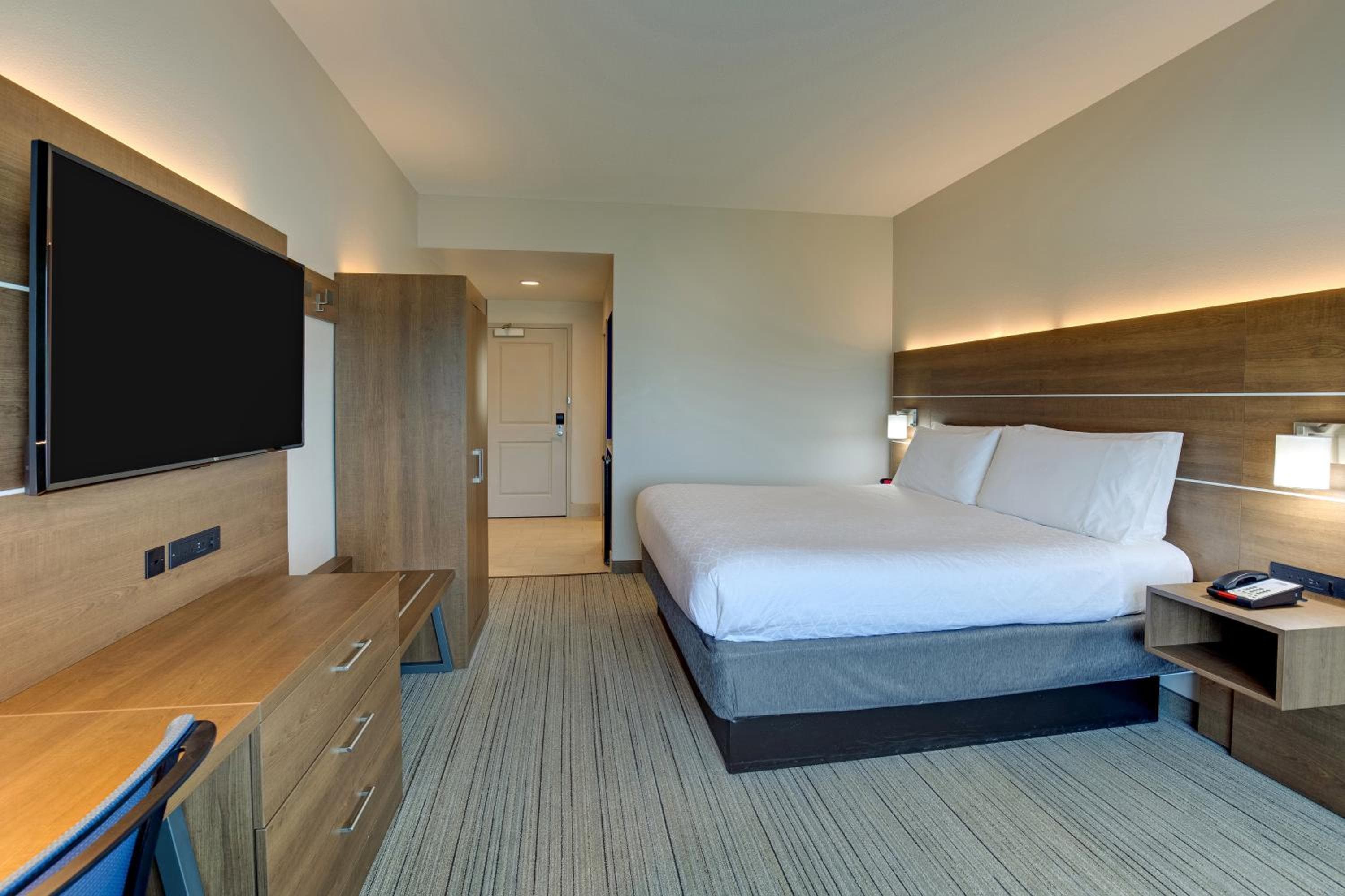 Holiday Inn Express Nashville-Opryland by IHG