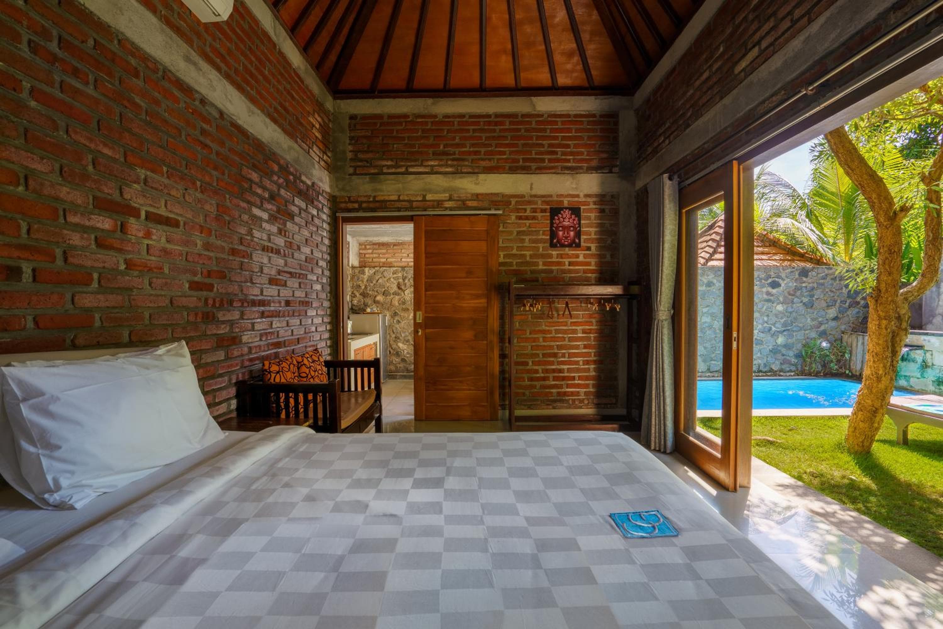 Coco Garden Pool Villas