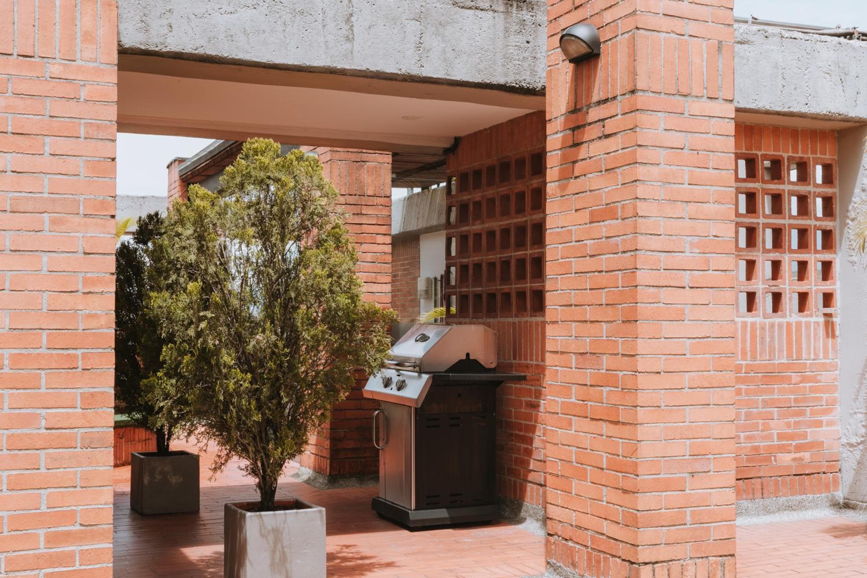Travelers Orange Suites