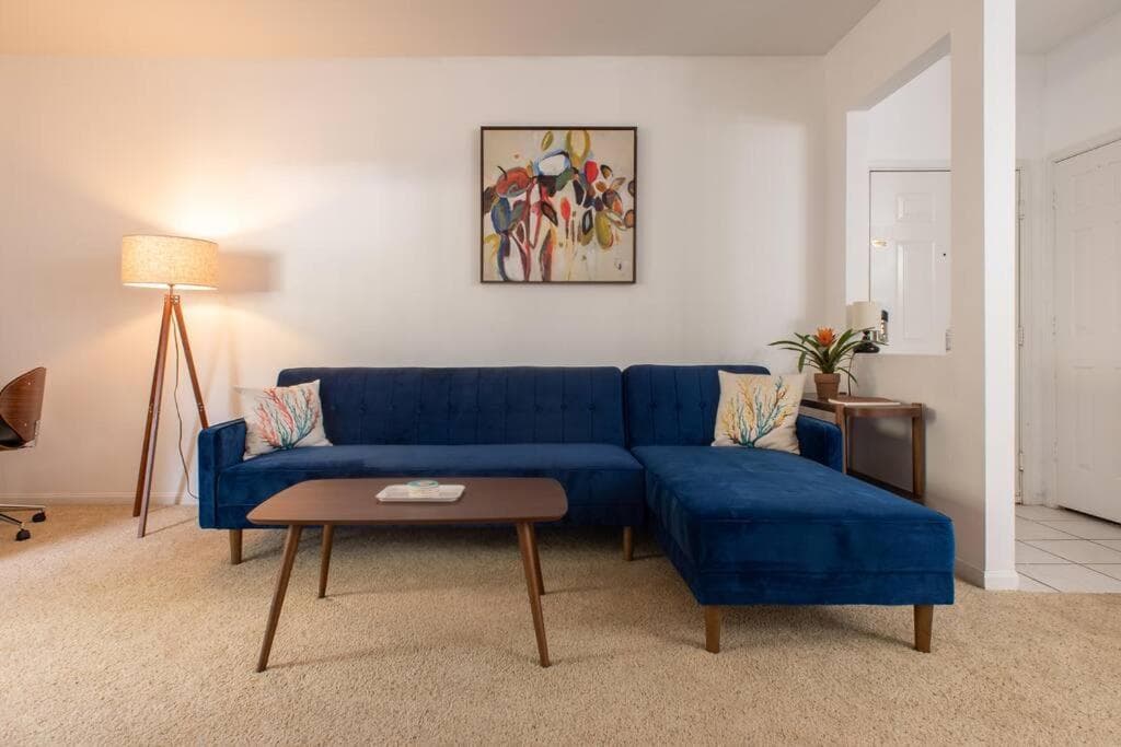 o STUNNING CONDO MINUTES FROM GORGEOUS BEACHES o
