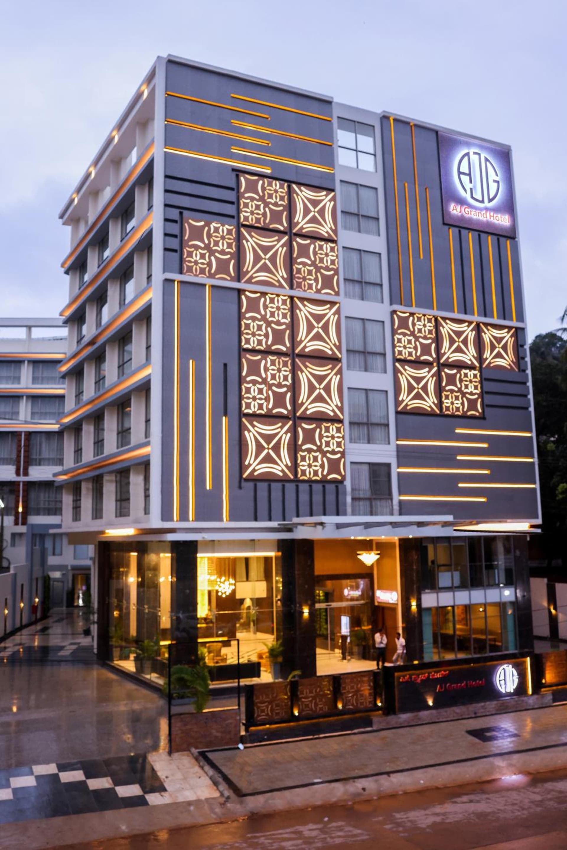 AJ Grand Hotel