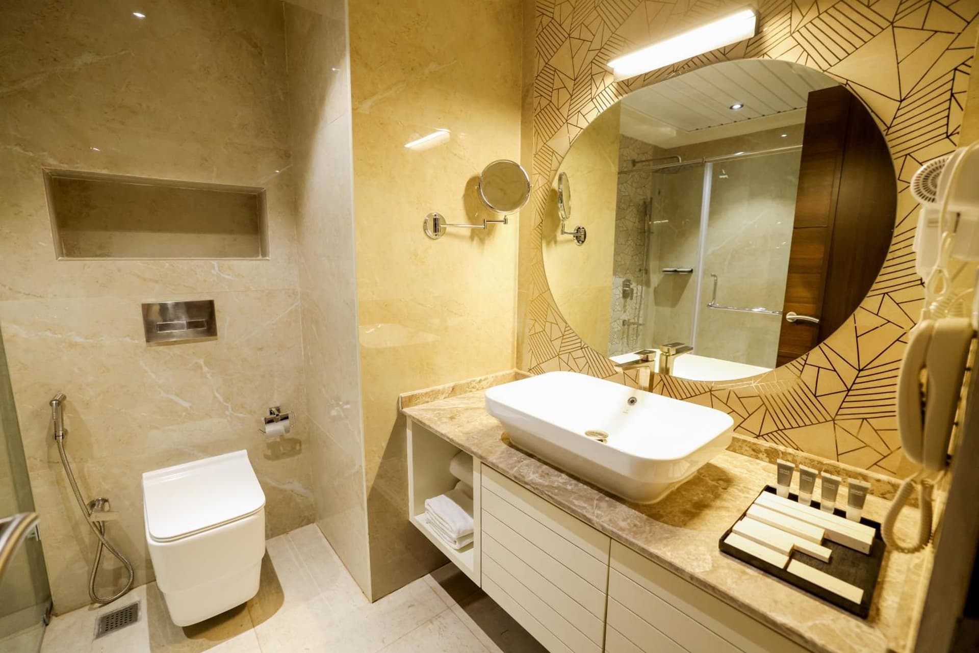 AJ Grand Hotel