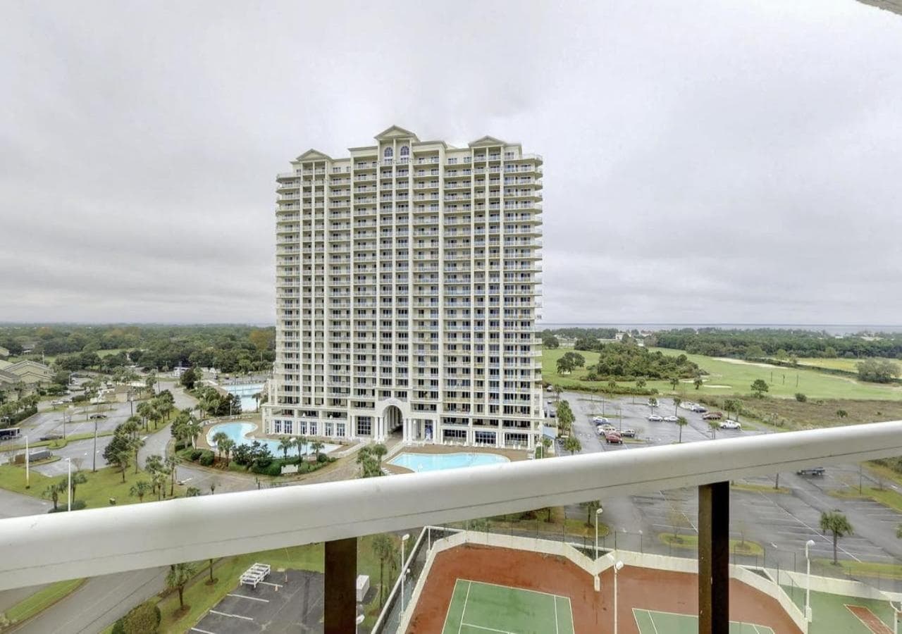 Surfside Resort by TO