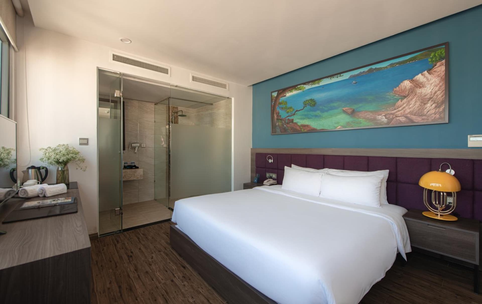 Aaron Hotel
