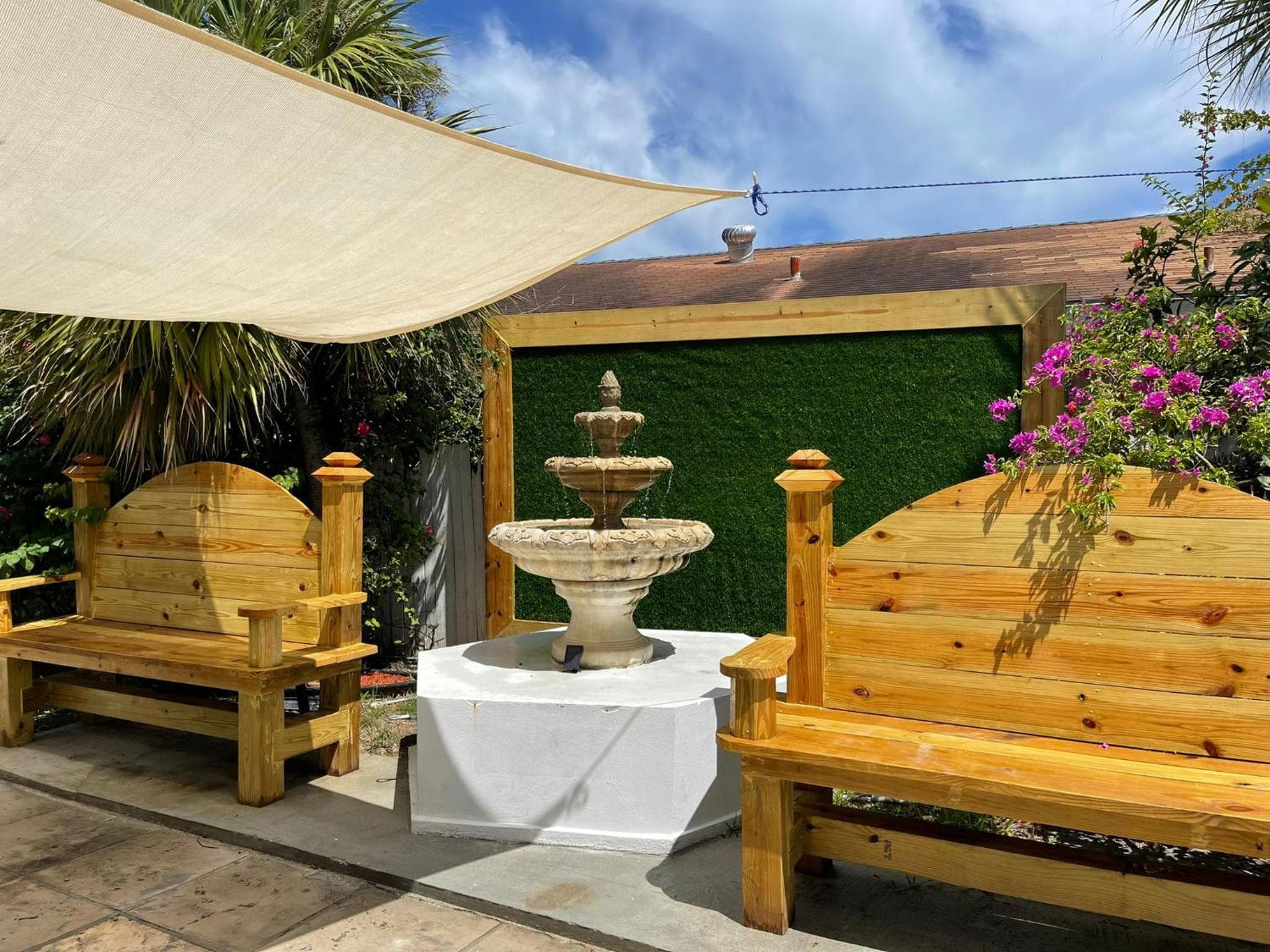 Colony Club Inn & Suites