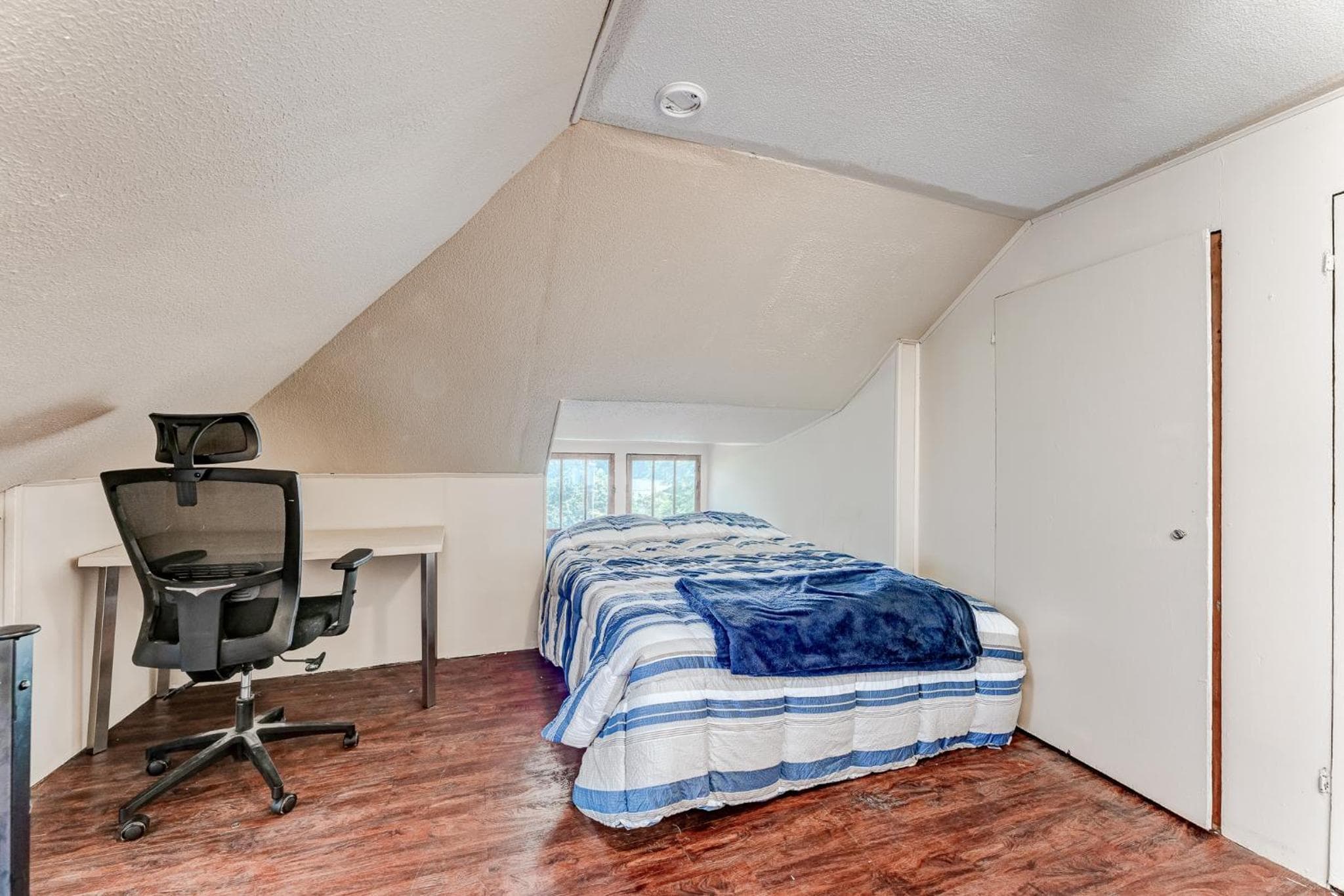 Awesome House, 5 minutes to DT, 2 miles to Stadium and Ruby Memorial!